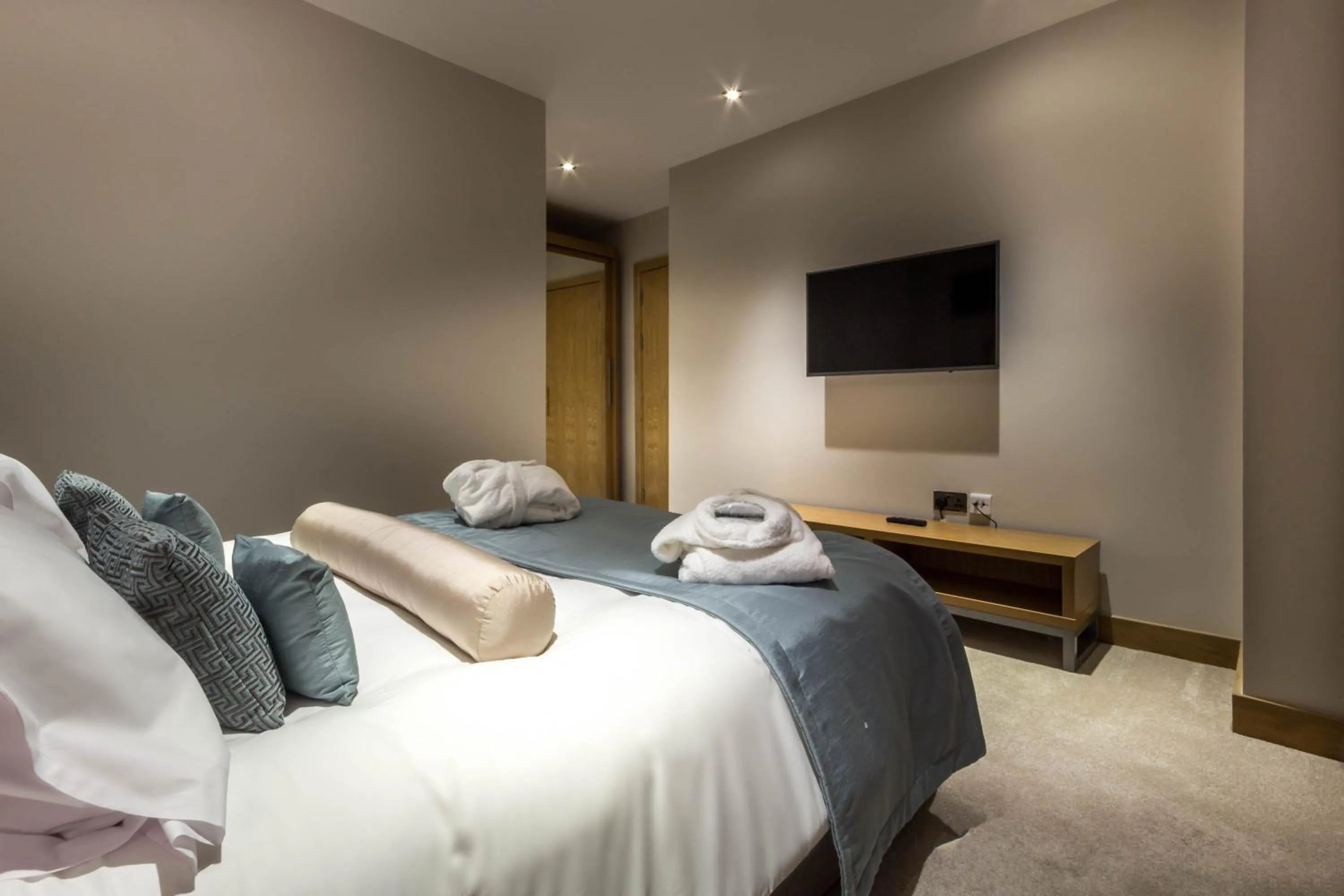 Bedroom, Bed in Mansio Suites Basinghall