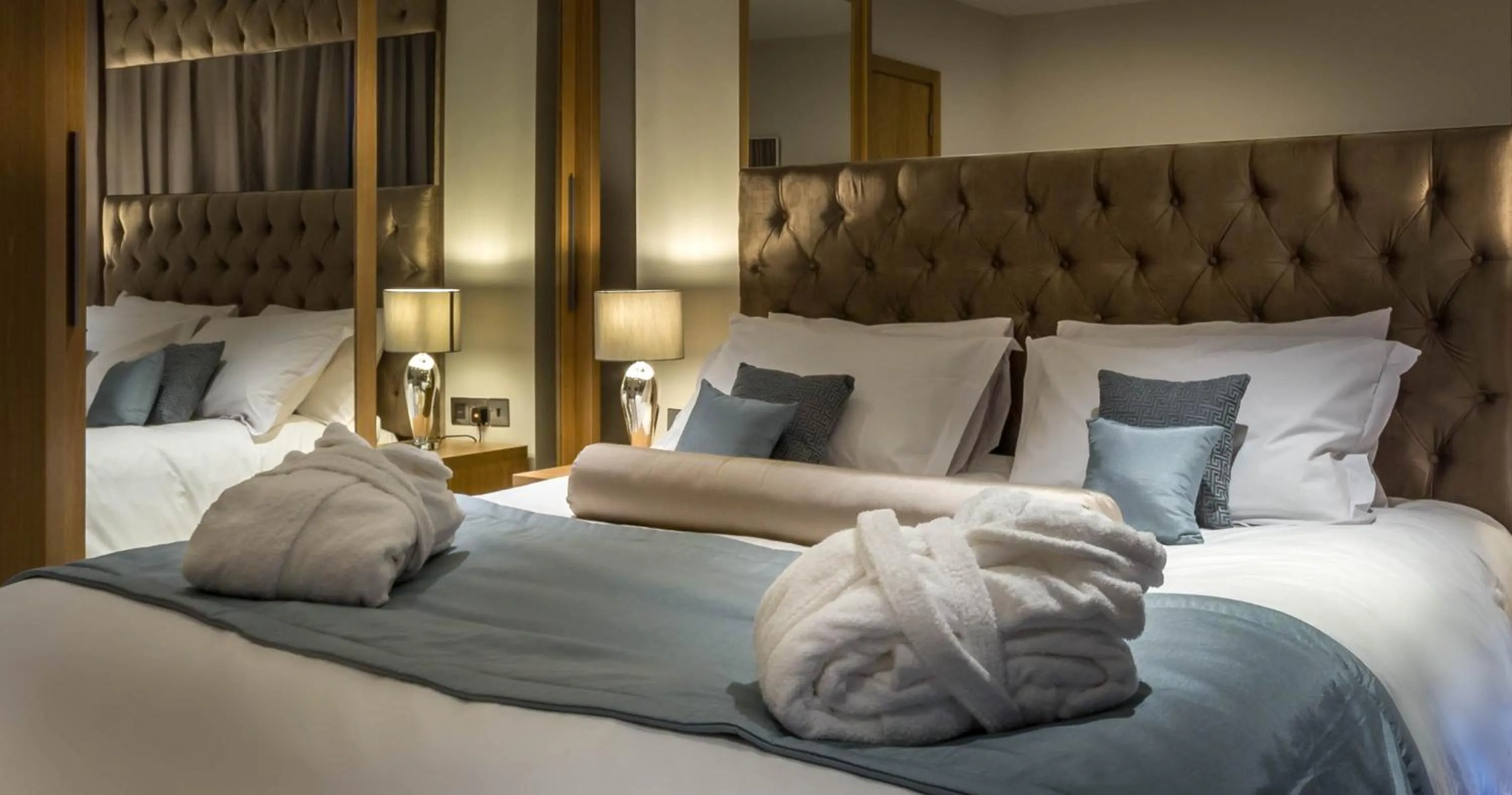 Night, Bed in Mansio Suites Basinghall