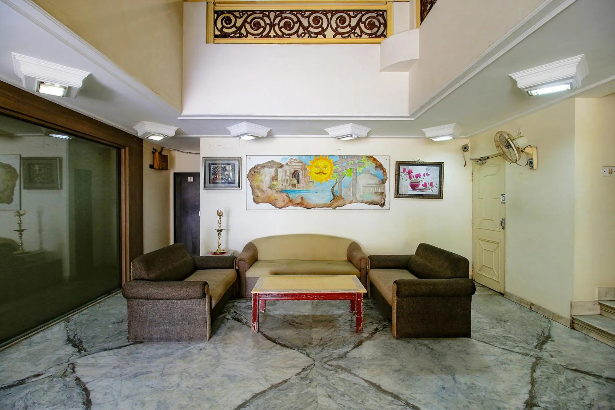 Seating area in FabHotel Kamla Regency