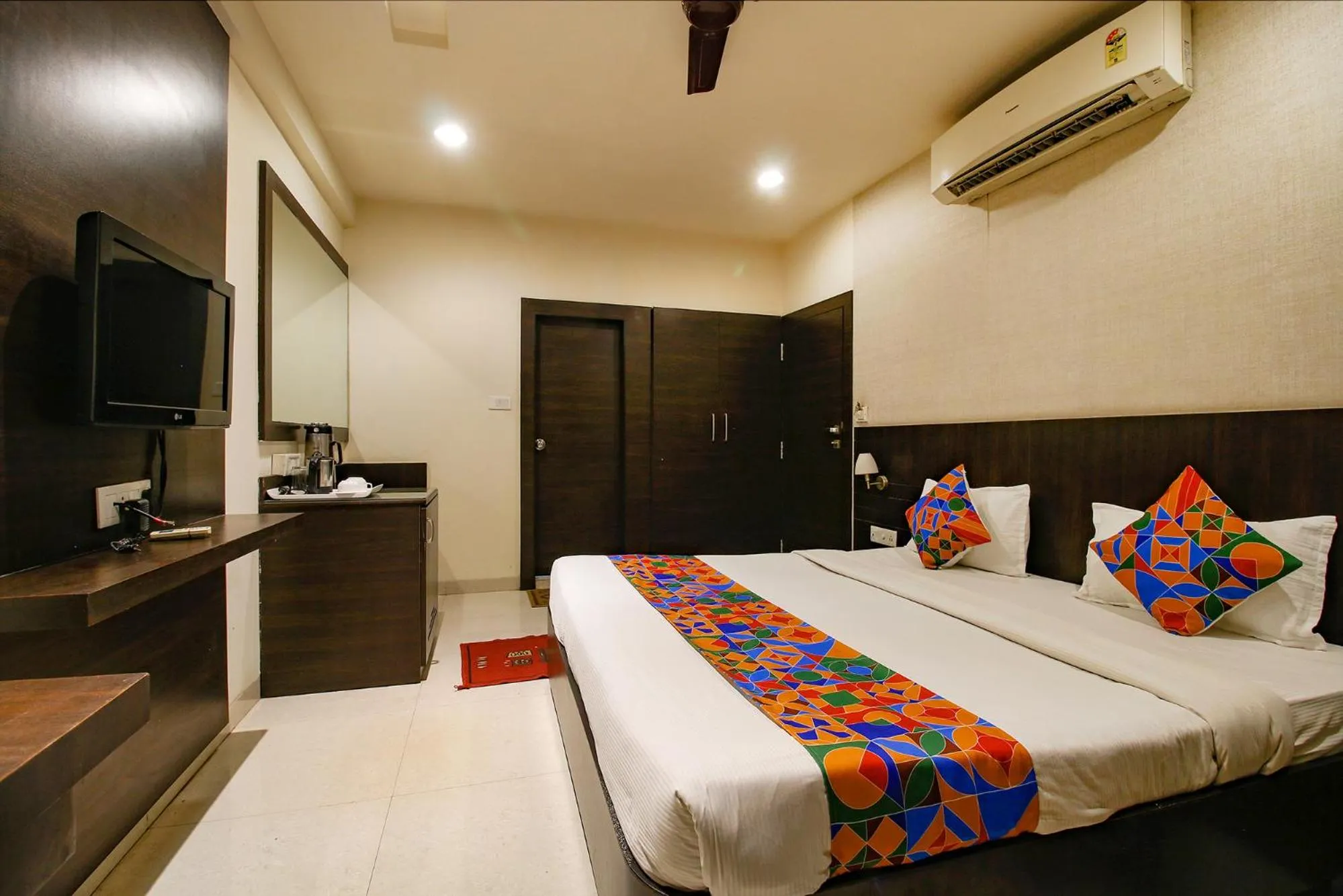 Bed in FabHotel Kamla Regency