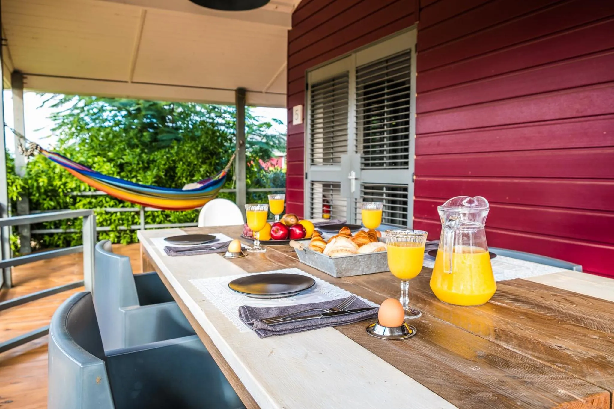 Food and drinks in Red Palm Village