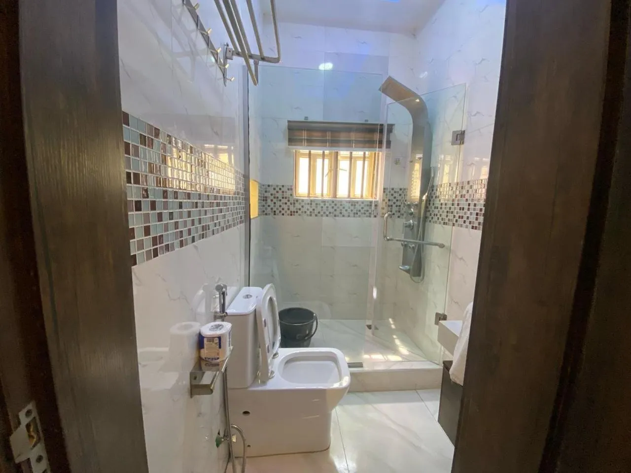 Shower in Presken Hotel Mojidi, Allen Ikeja