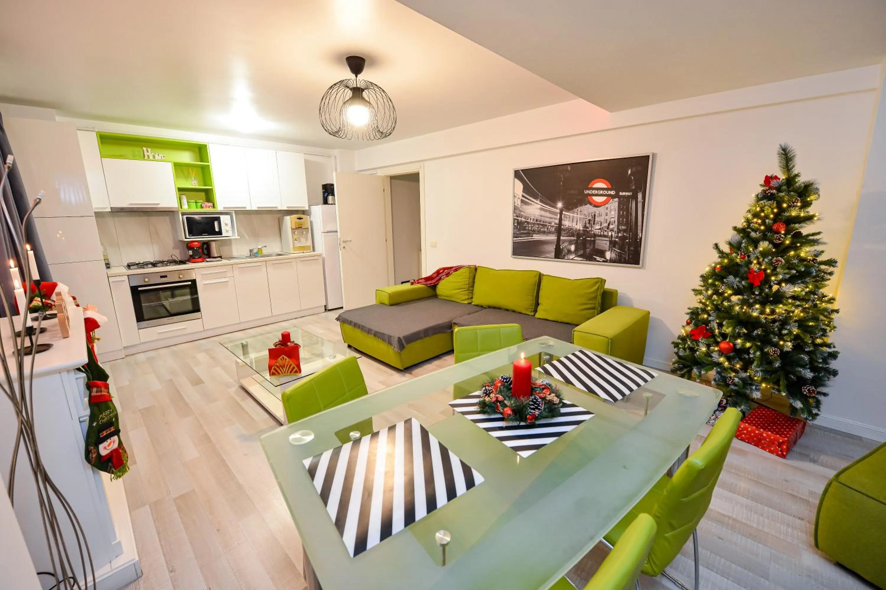 Kitchen or kitchenette in CityScape Bucharest