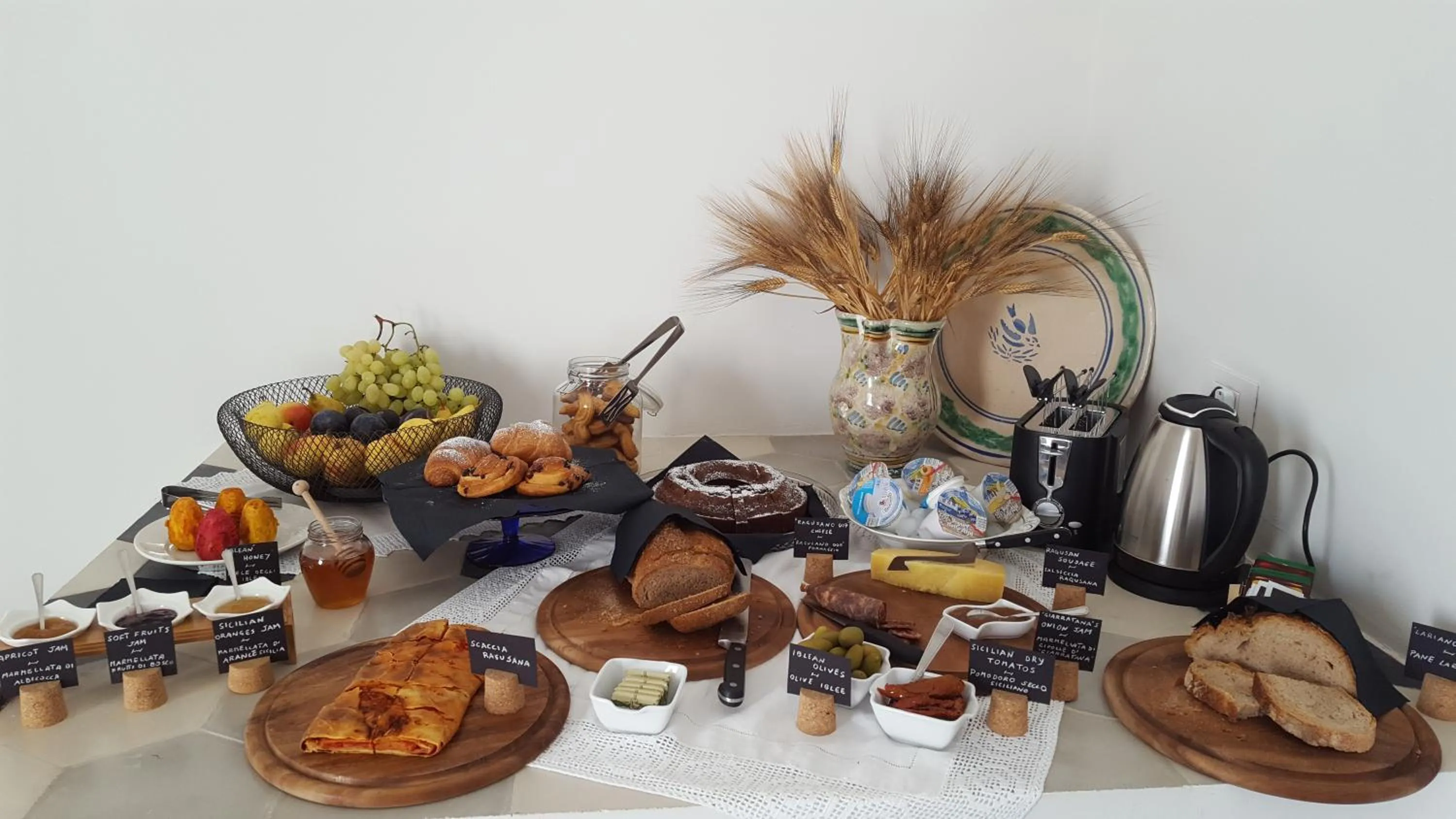 Buffet breakfast in Epoca - Camere con stile