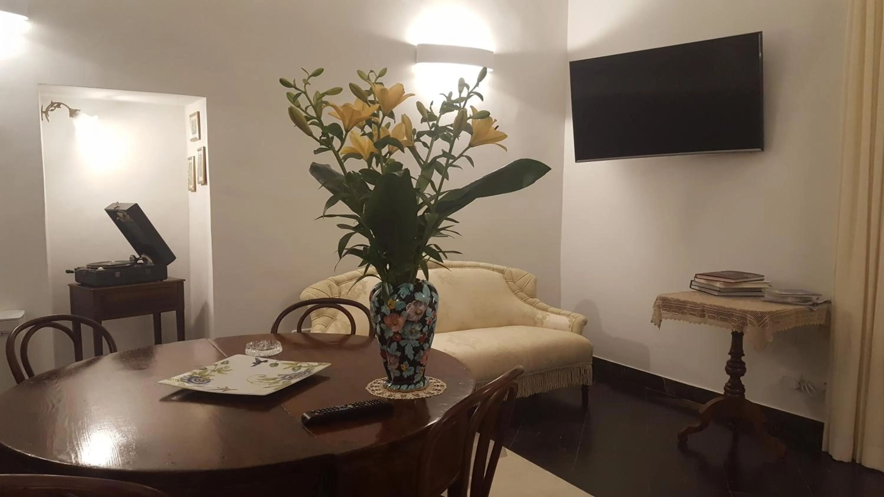 Communal lounge/ TV room in Epoca - Camere con stile