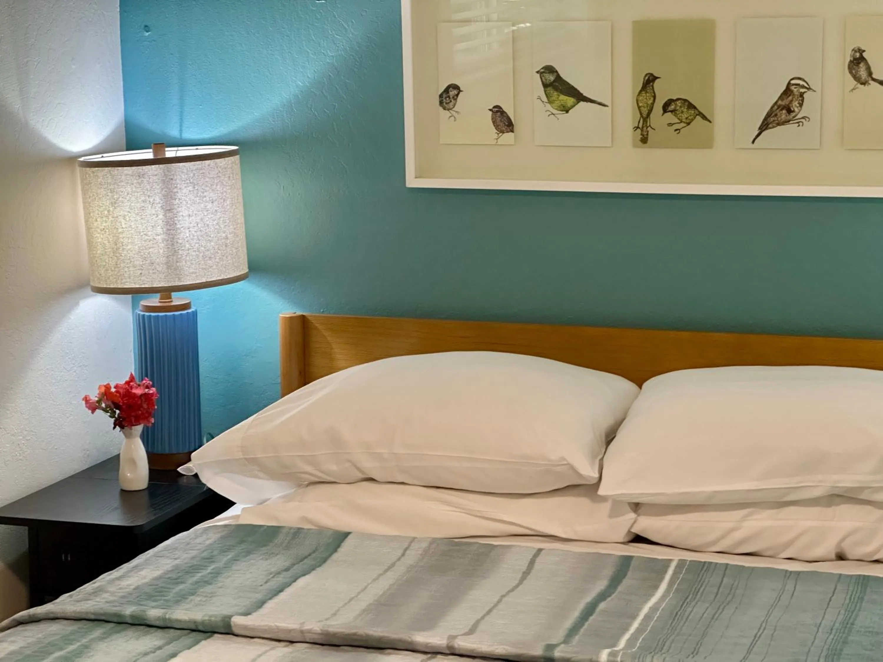 Bed in The Pines Inn and Cottages