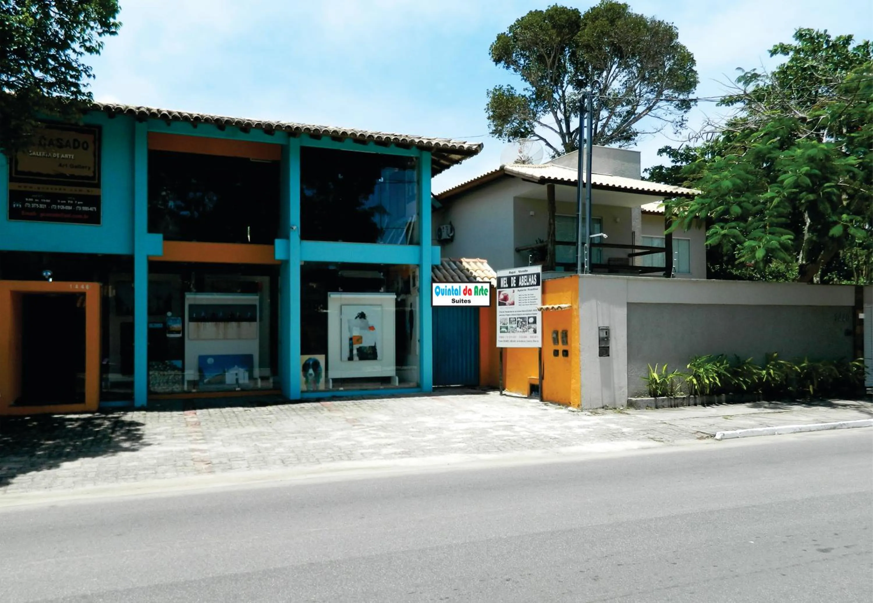 Restaurant/places to eat in Quintal da Arte Suites