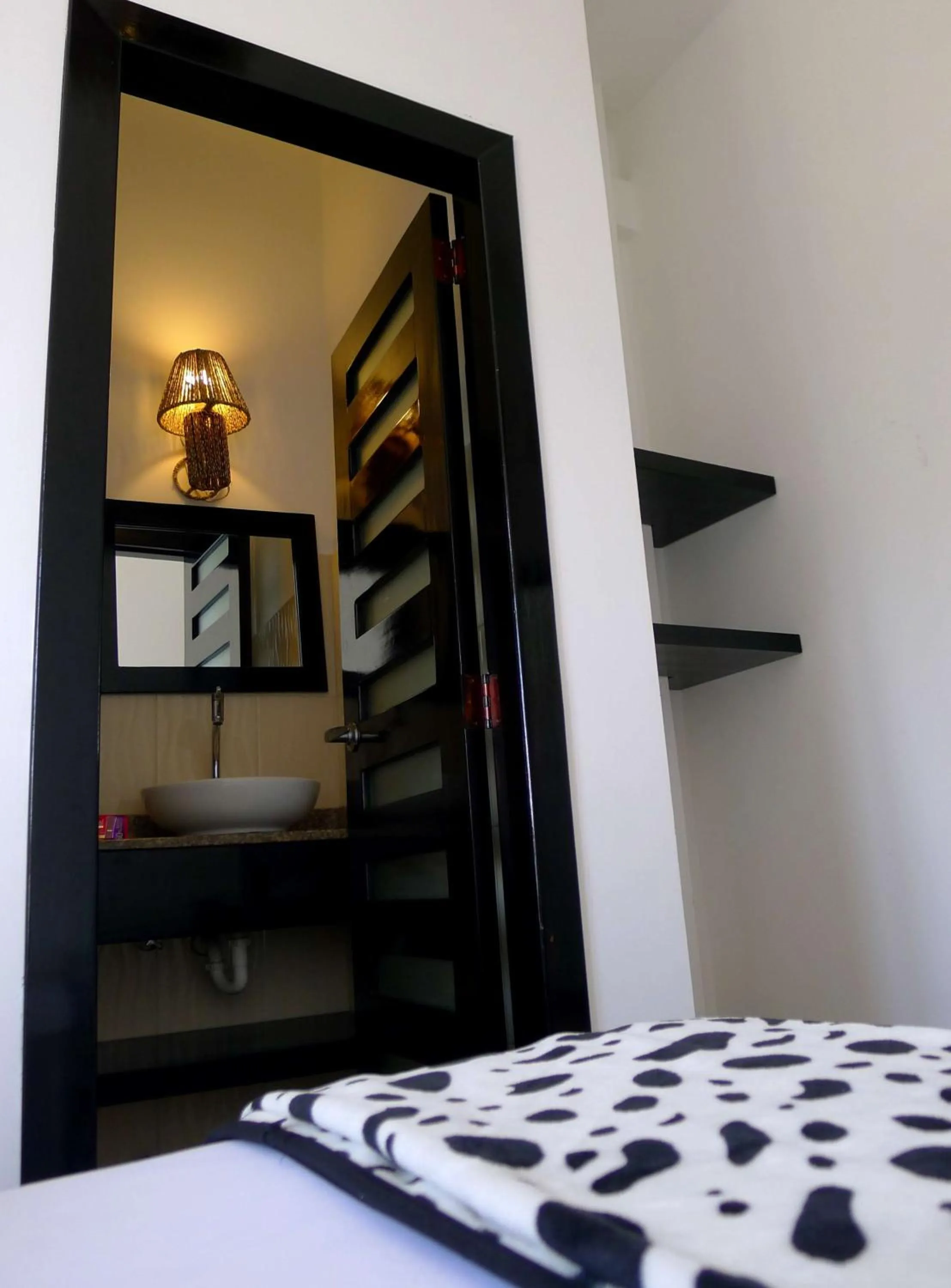 Bathroom, Bed in Hotel Sotavento