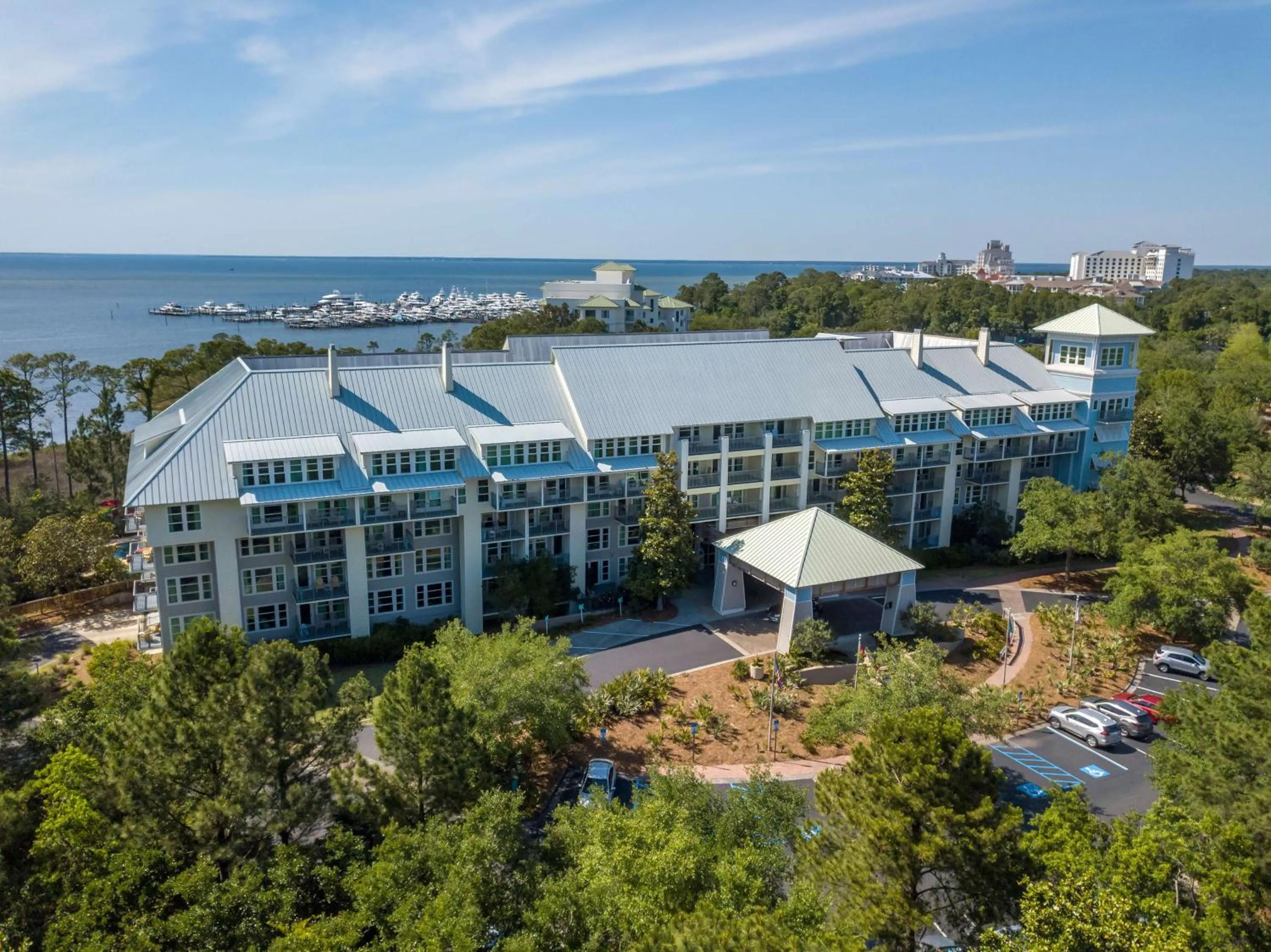 Property building in Hilton Grand Vacations Club Sandestin