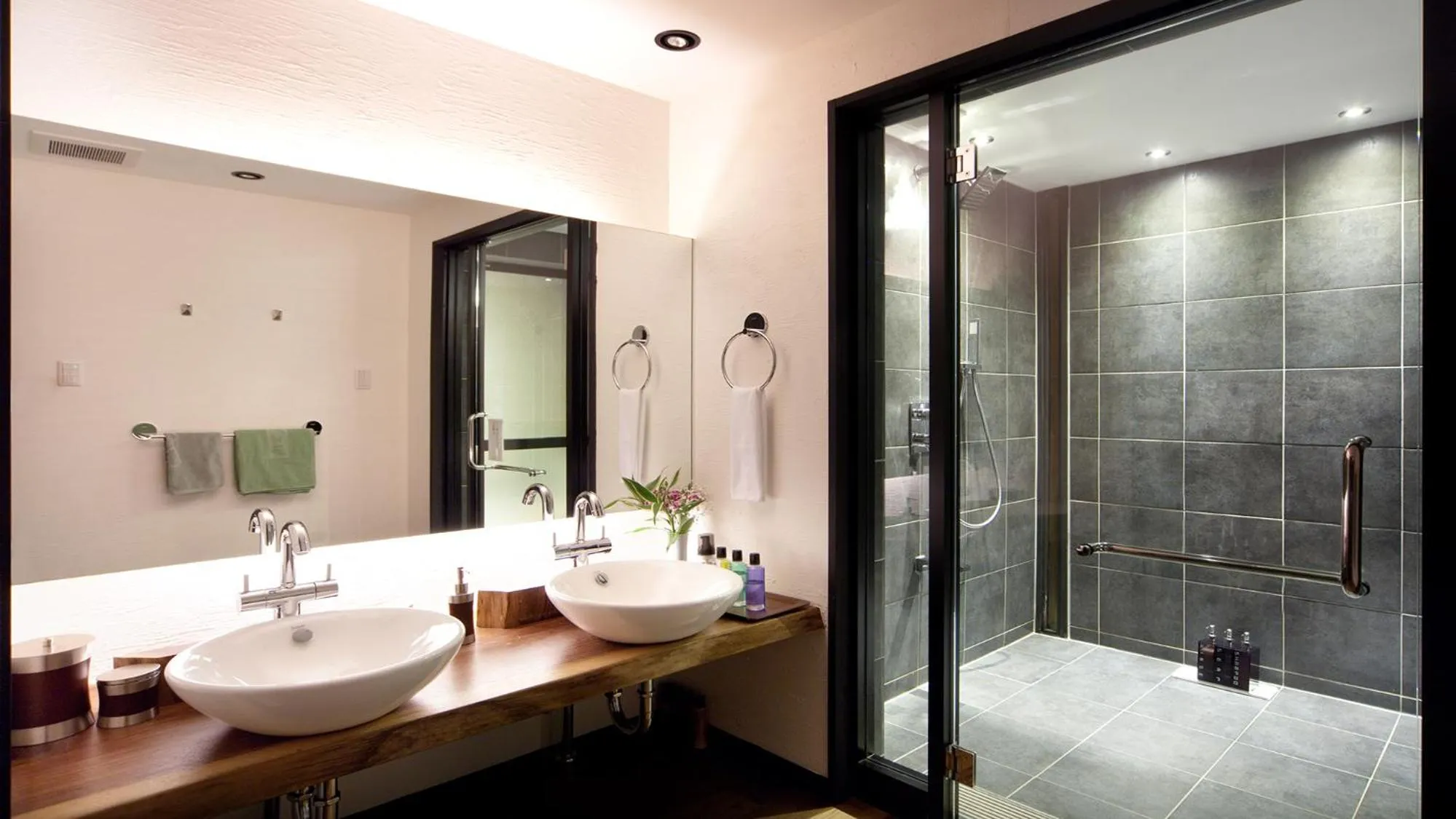 Hot Tub in Premium Suites Matsushimakaku Produced by Shousuke no Yado Takinoyu