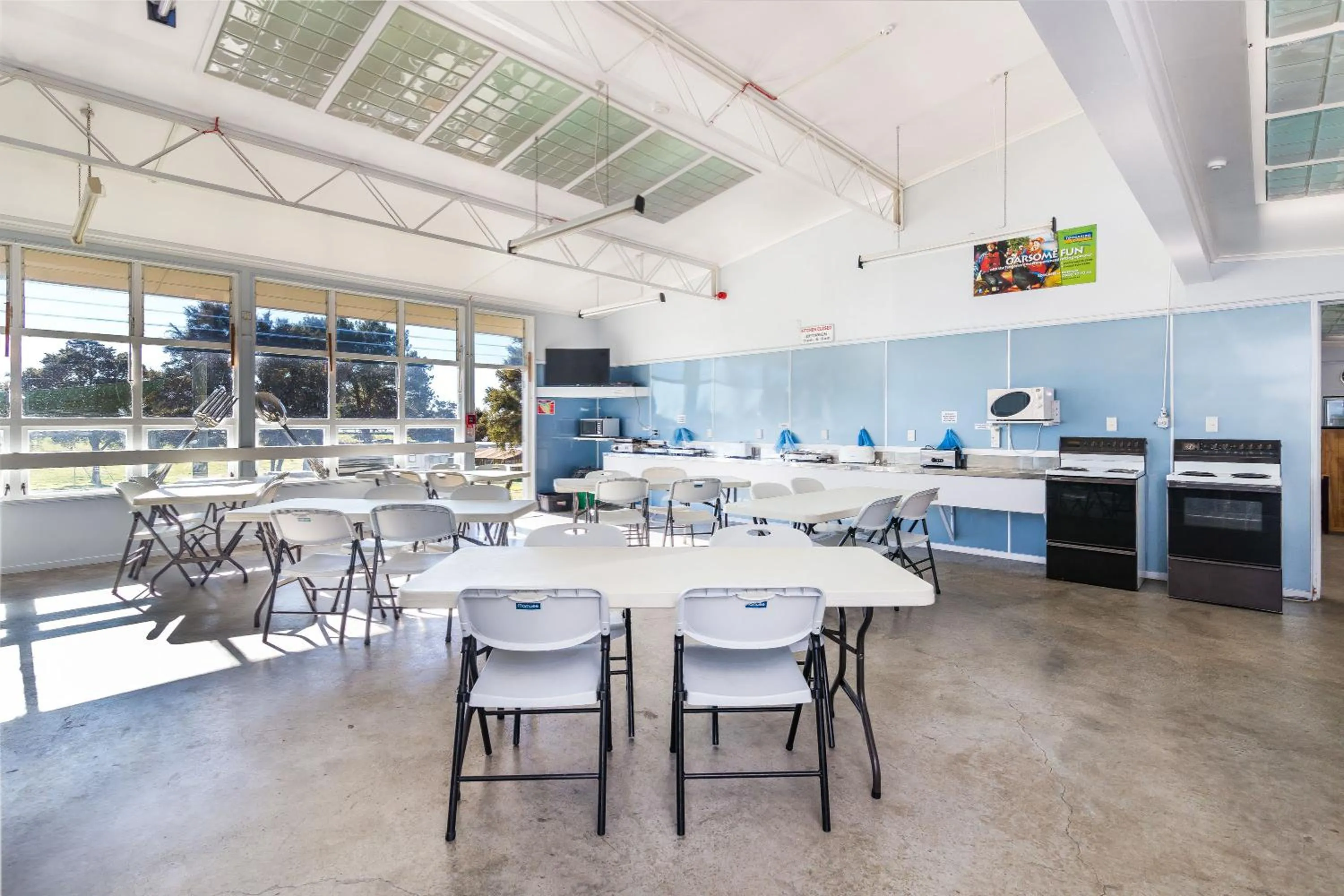 Communal lounge/ TV room in Motutere Bay TOP 10 Holiday Park