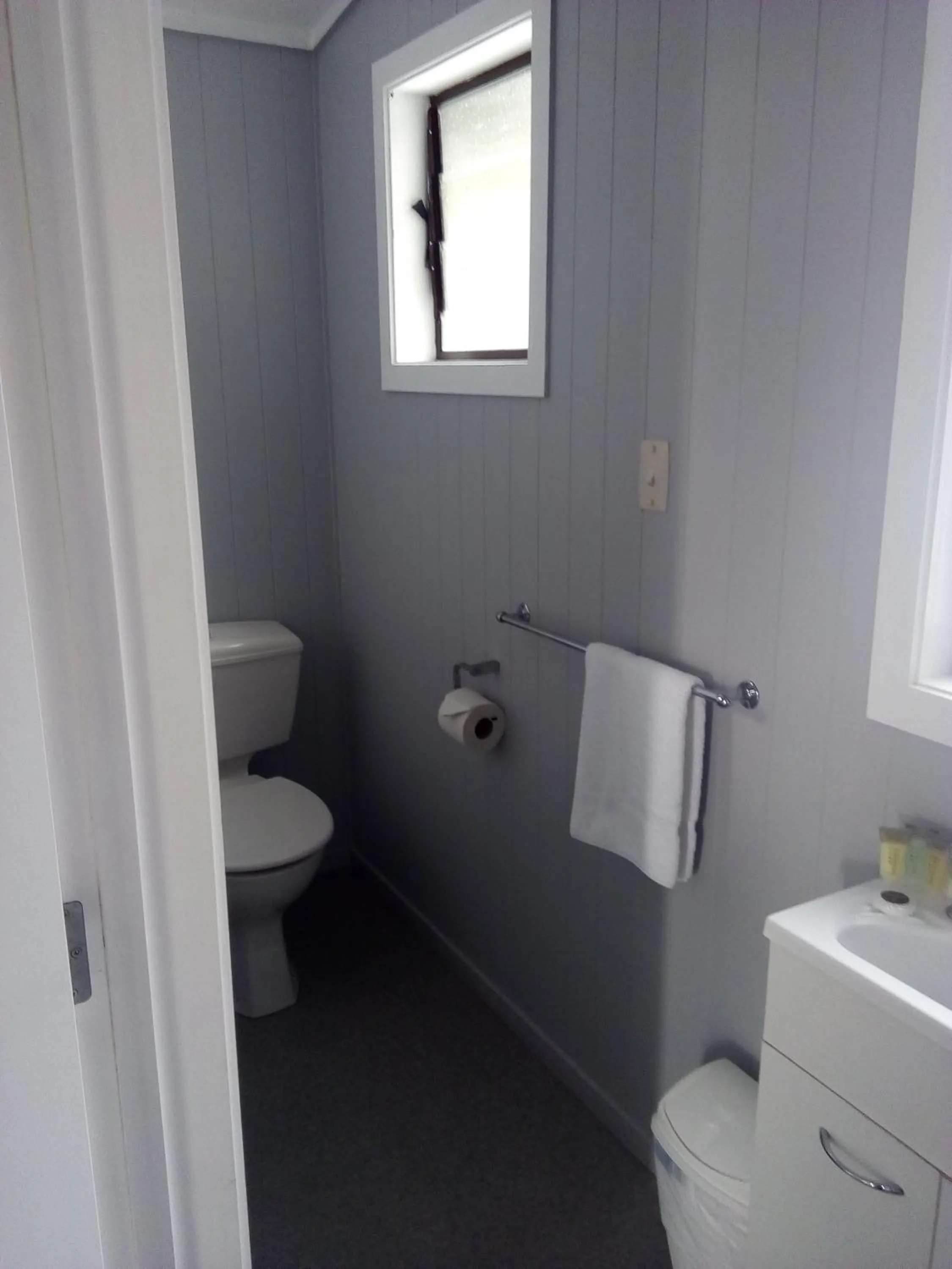 Bathroom in Motutere Bay TOP 10 Holiday Park