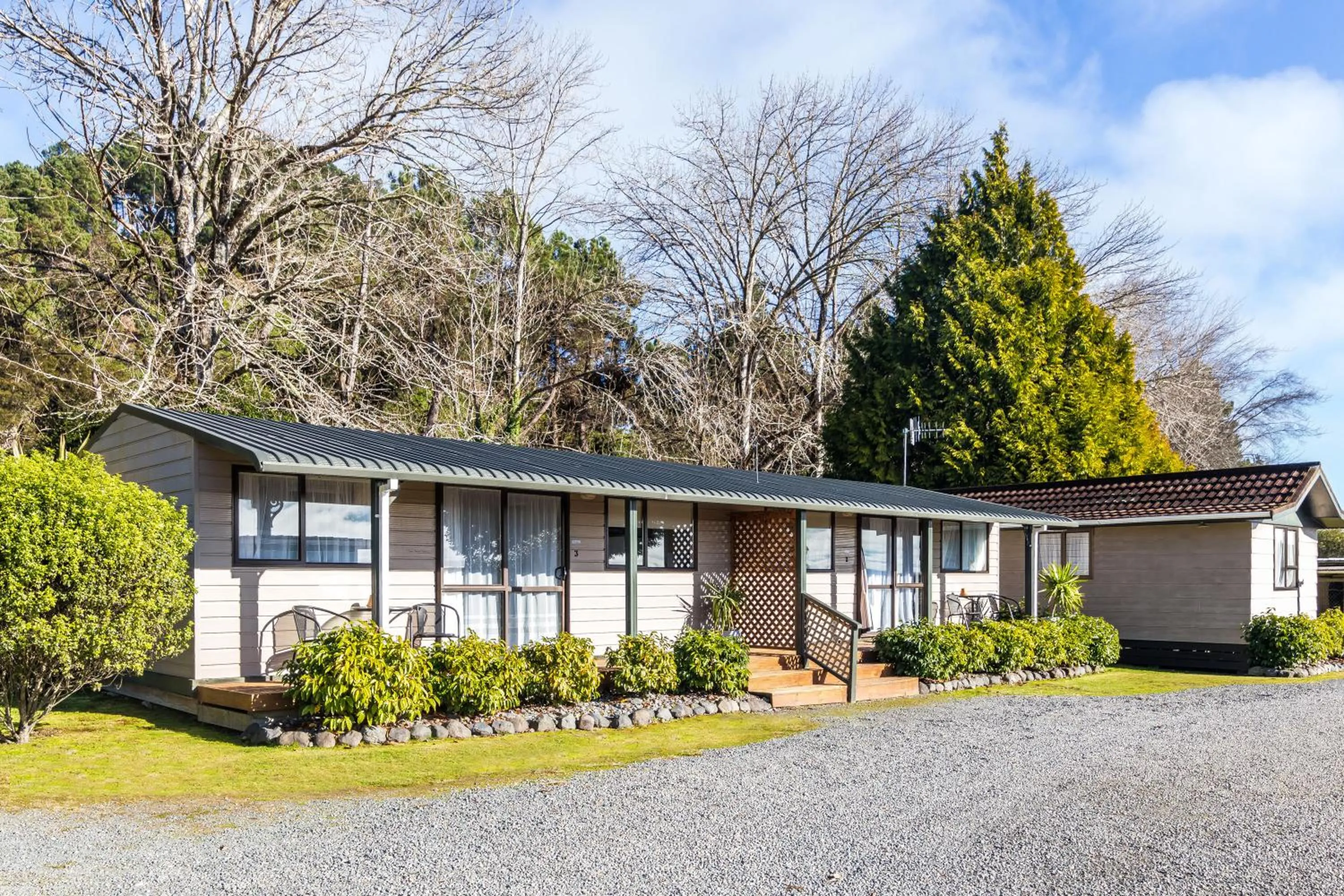 Patio in Motutere Bay TOP 10 Holiday Park