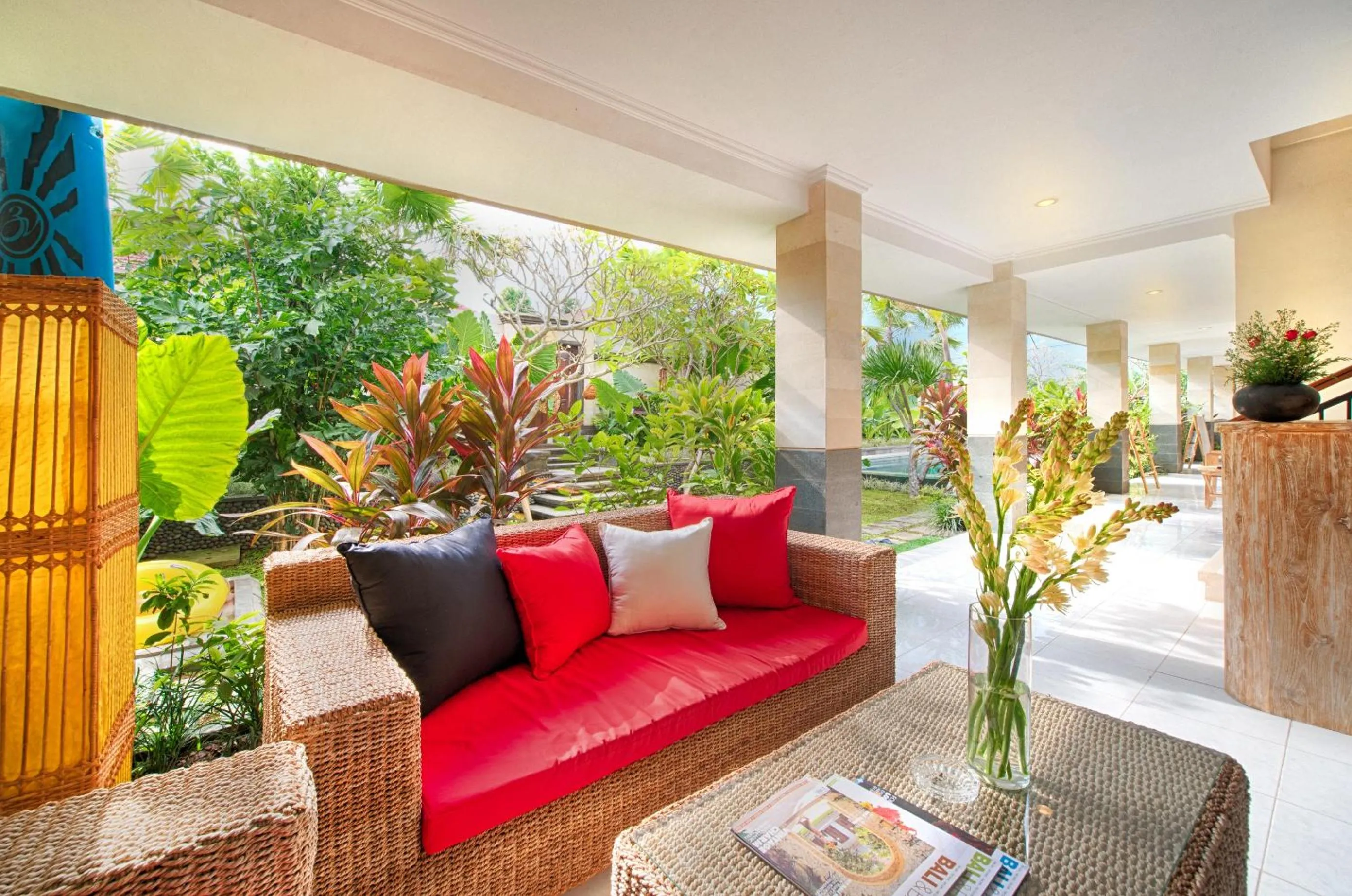 Restaurant/places to eat in Puri Canggu Villas & Rooms