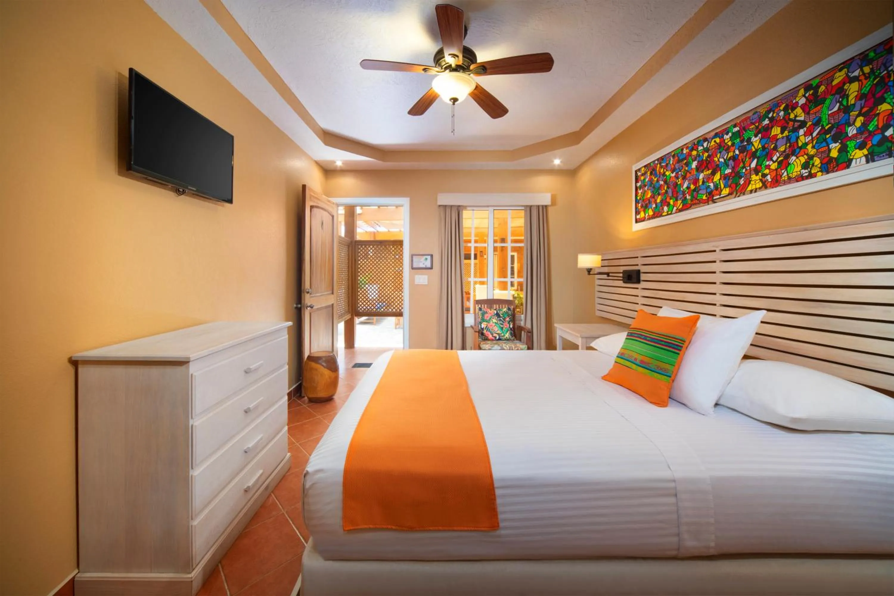 Photo of the whole room, Bed in Mr. Tucan Hotel