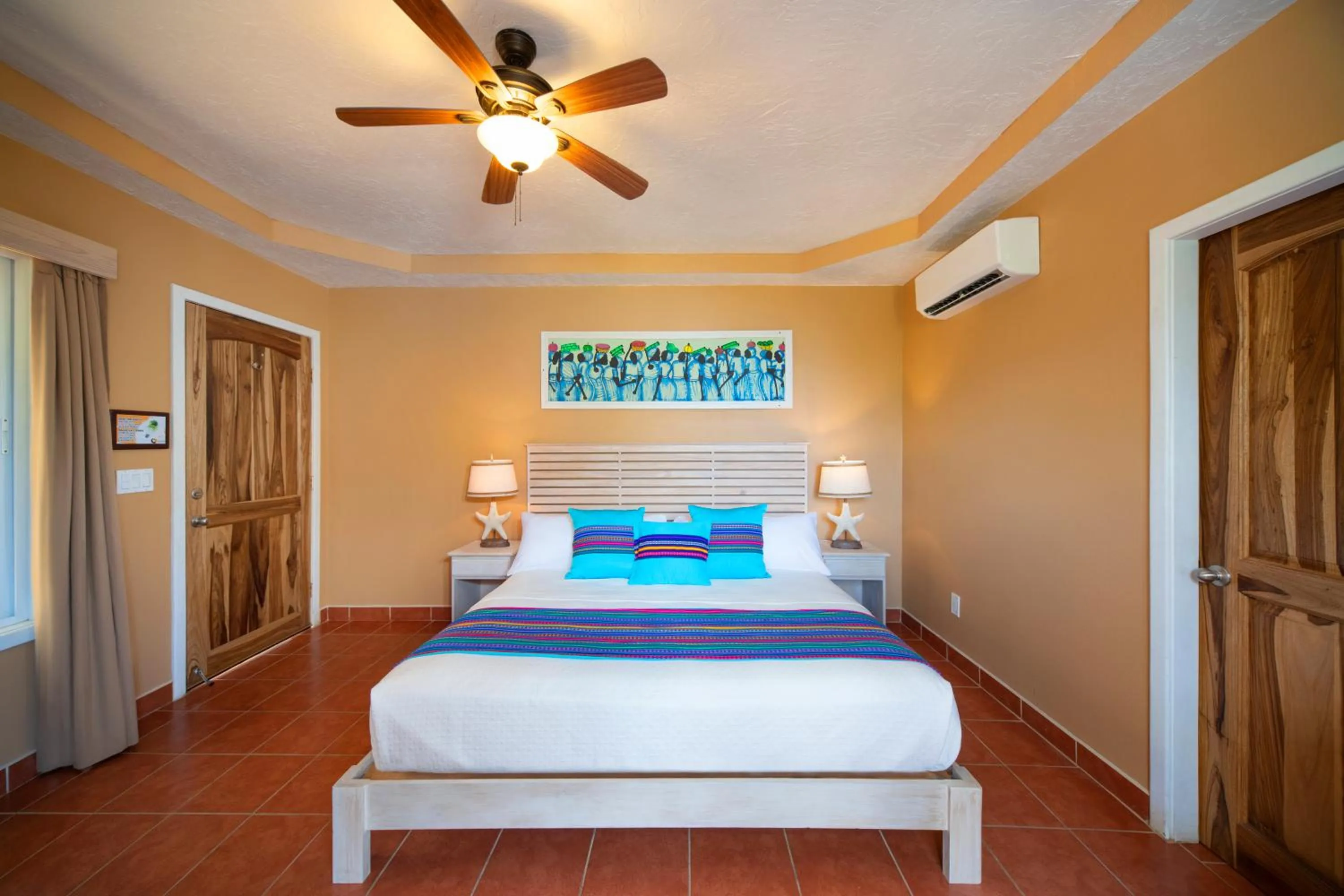 Bed in Mr. Tucan Hotel