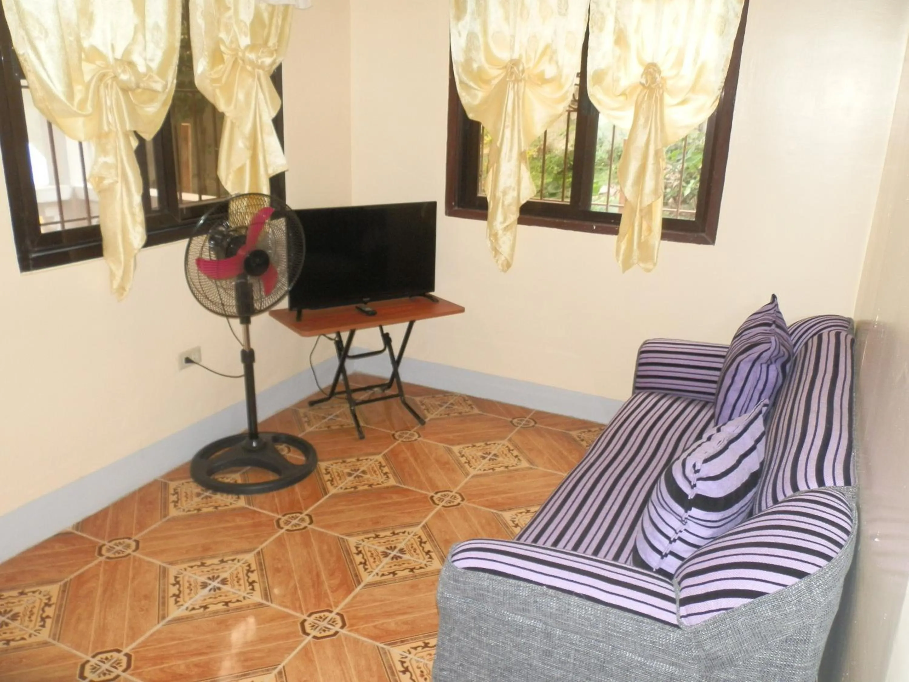 Living room in The Blue Pagong