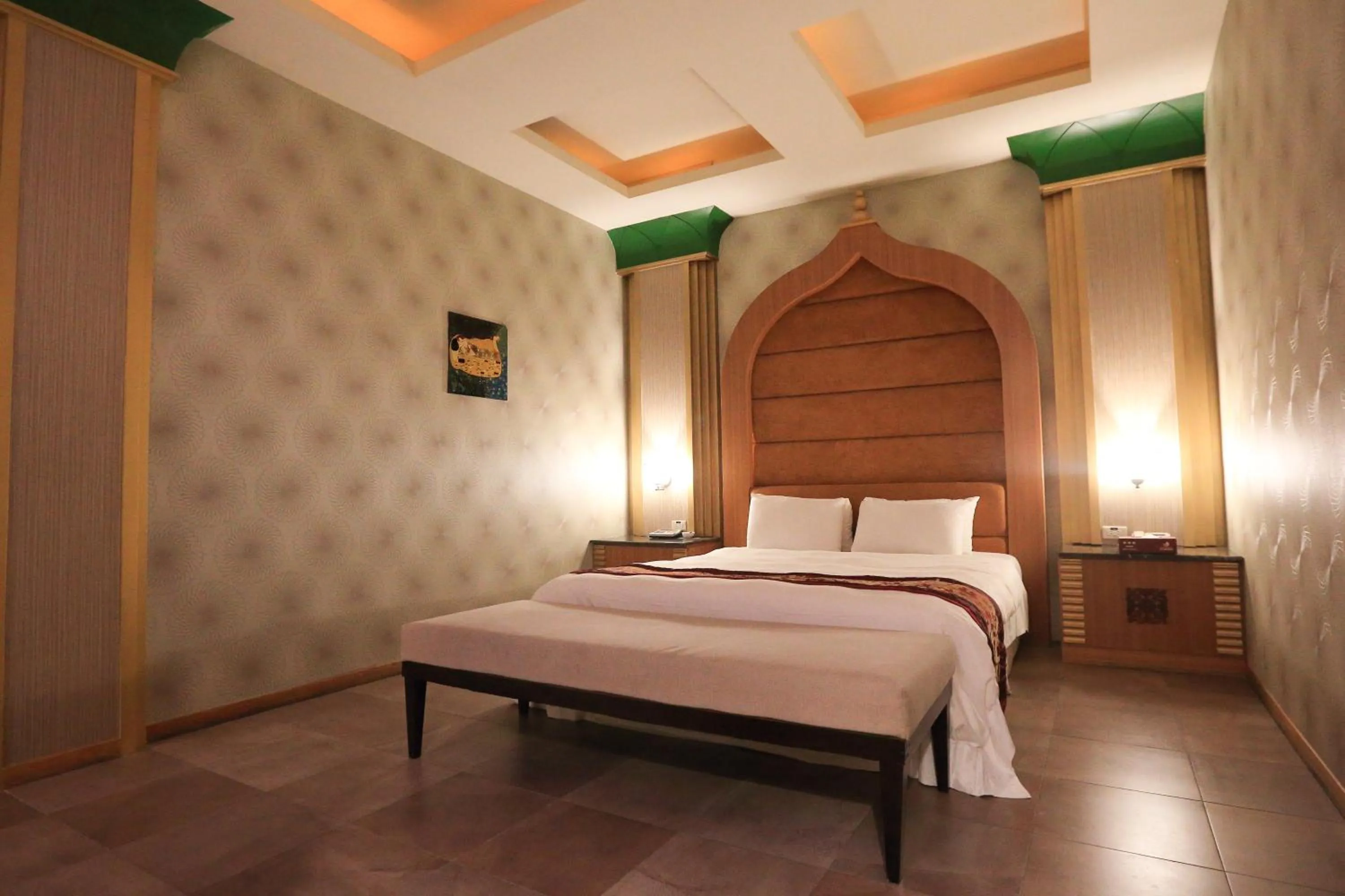 Bed in Moon Area Motel