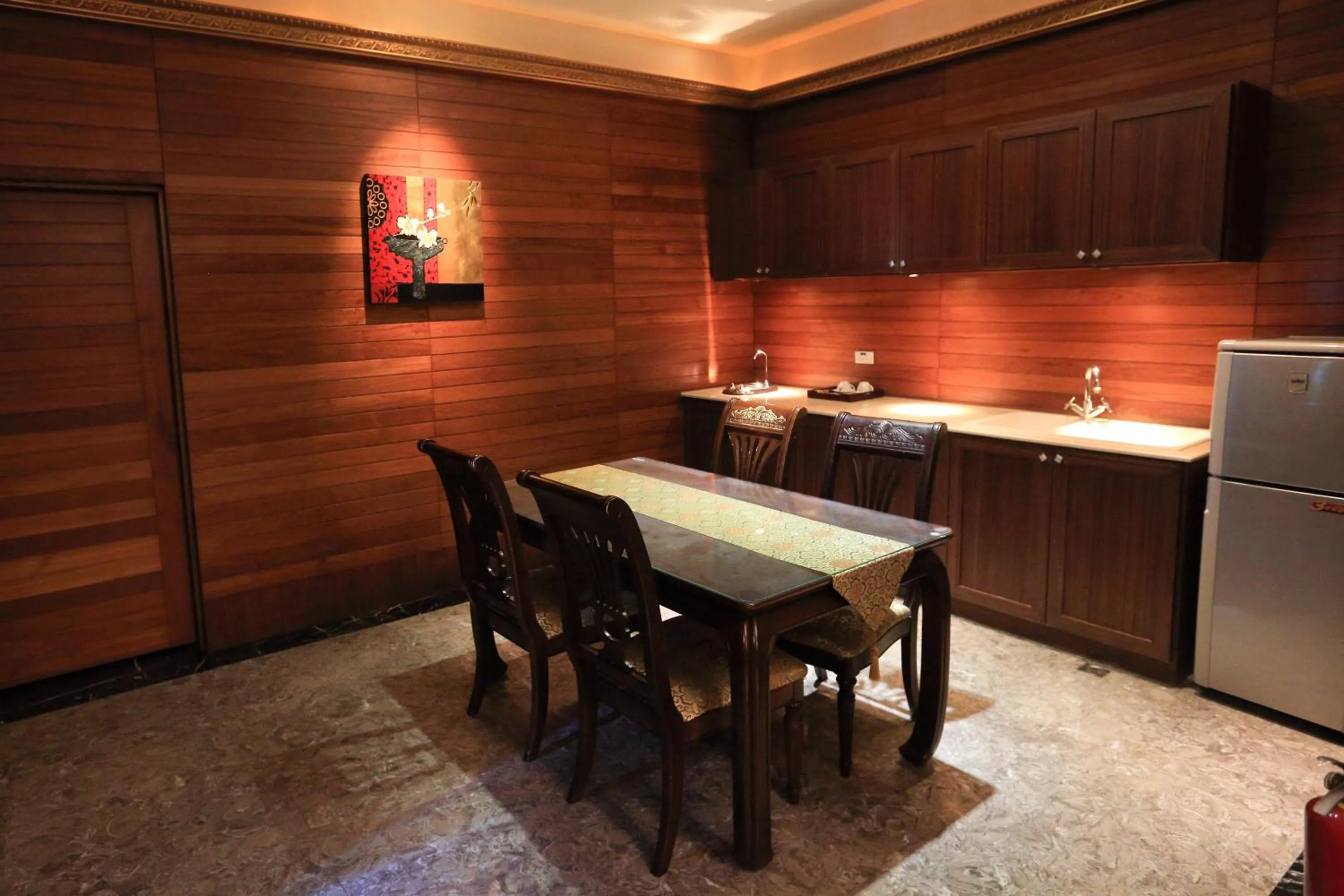 Dining area in Moon Area Motel