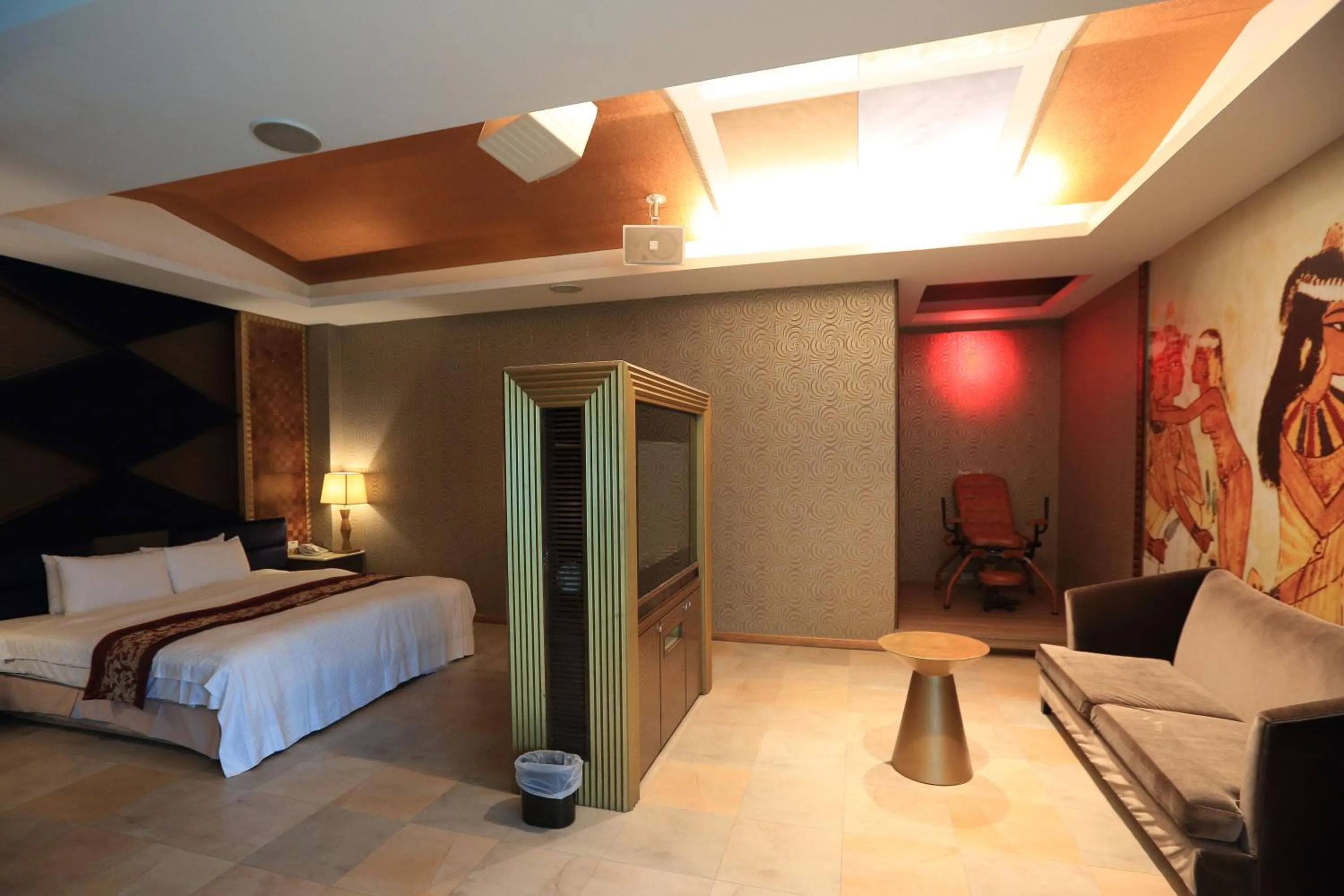 Bed in Moon Area Motel