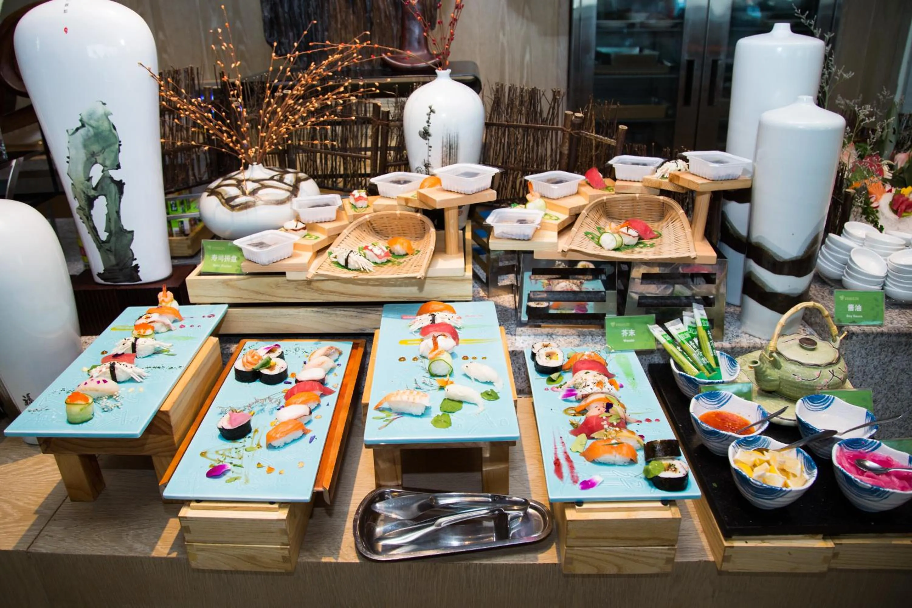 Meals in Qingdao Mangrove Tree Resort World - Red Coral Hotel