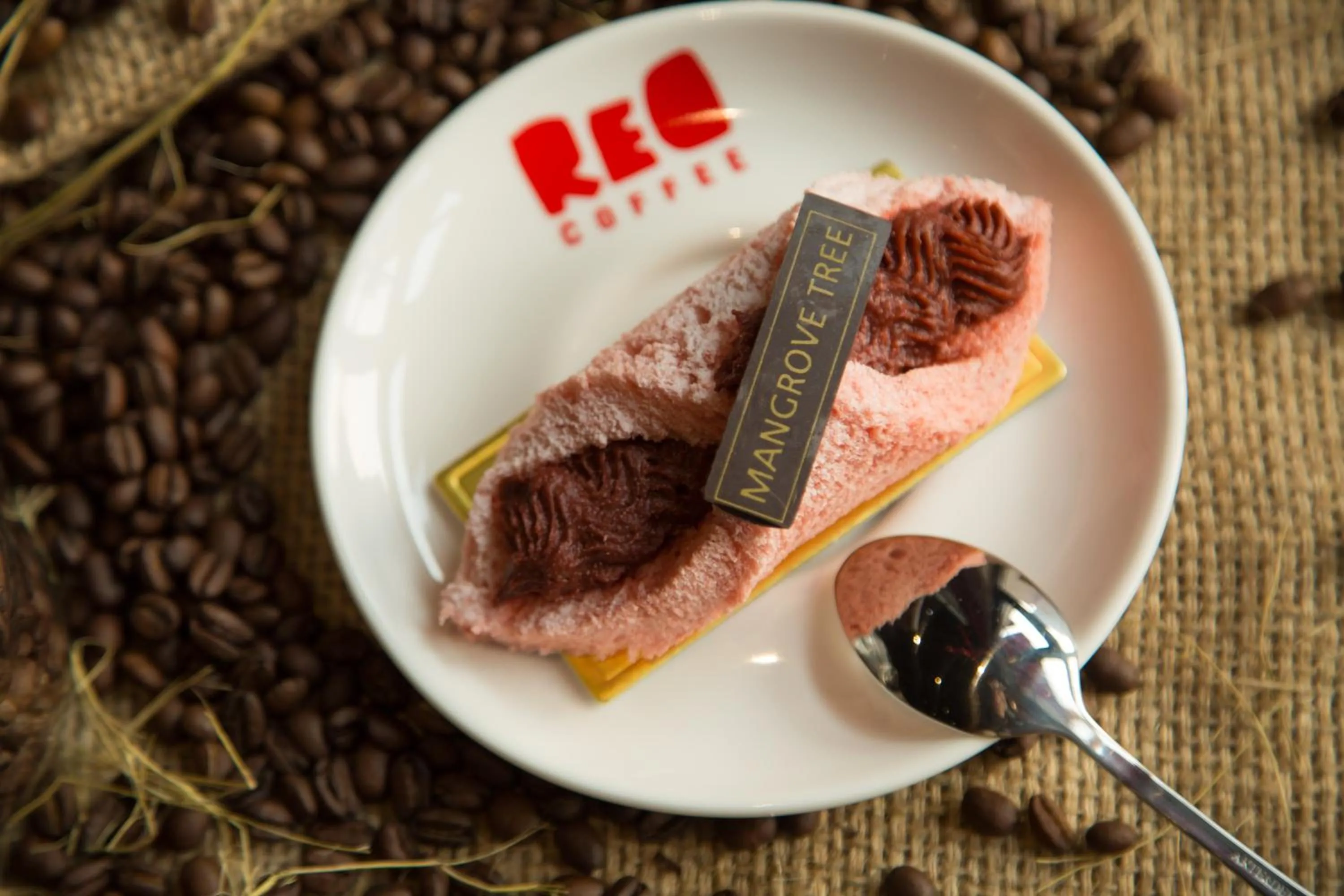 Qingdao Mangrove Tree Resort World - Red Coral Hotel