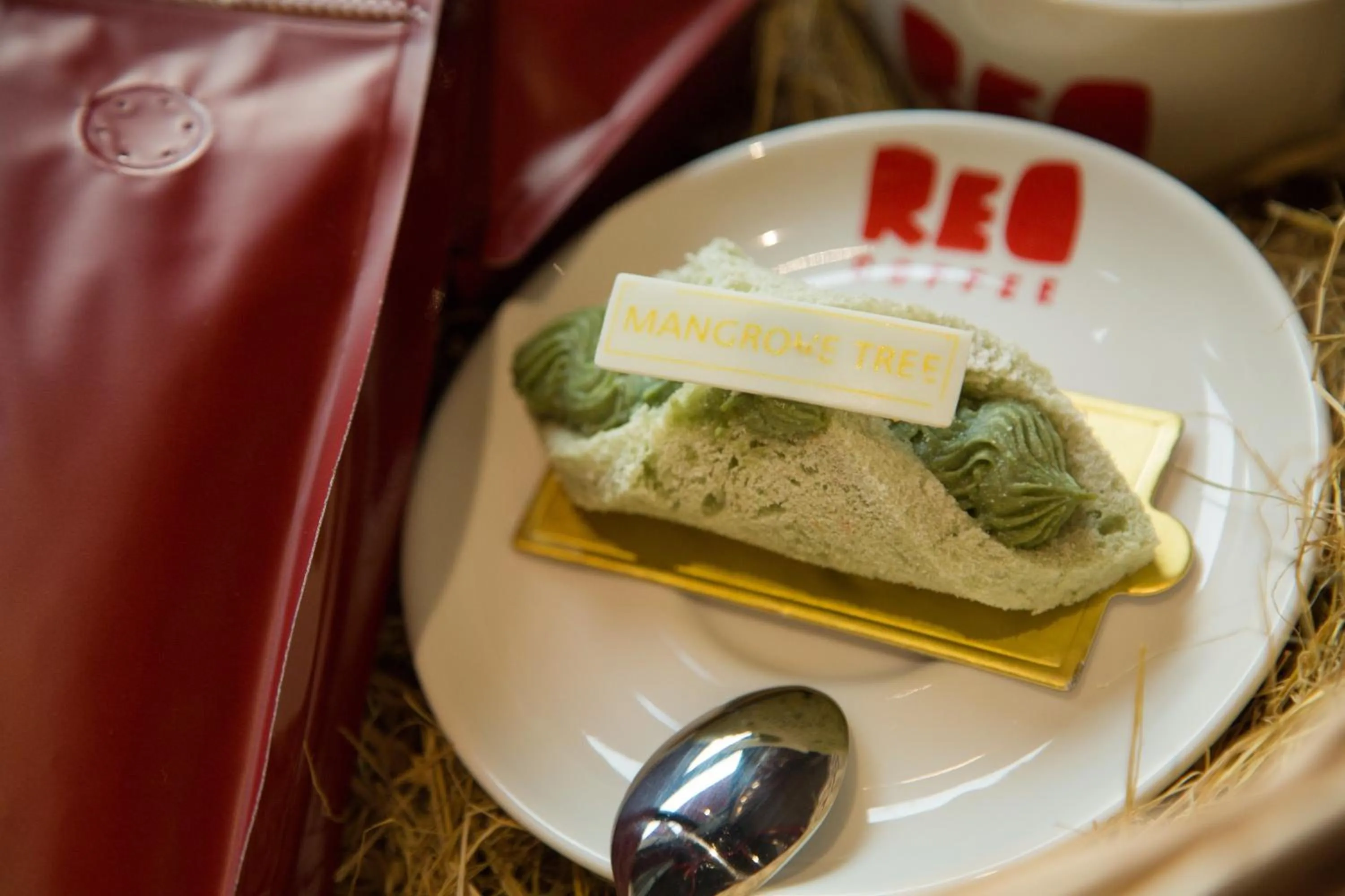 Qingdao Mangrove Tree Resort World - Red Coral Hotel