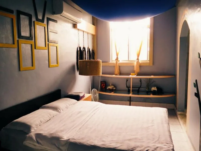 Property building, Bed in G.T. Guest House