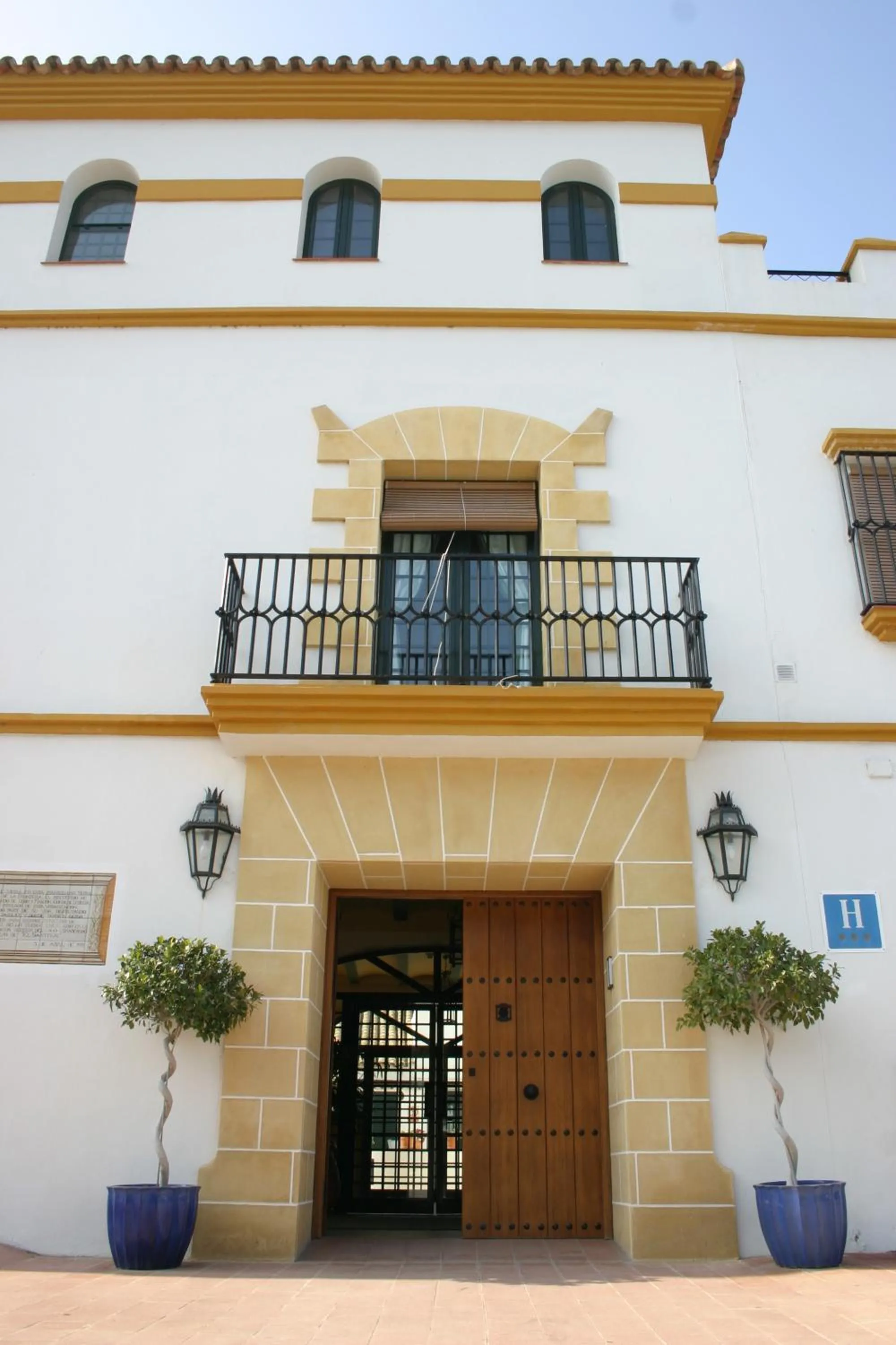 Facade/entrance in Mesón de la Molinera