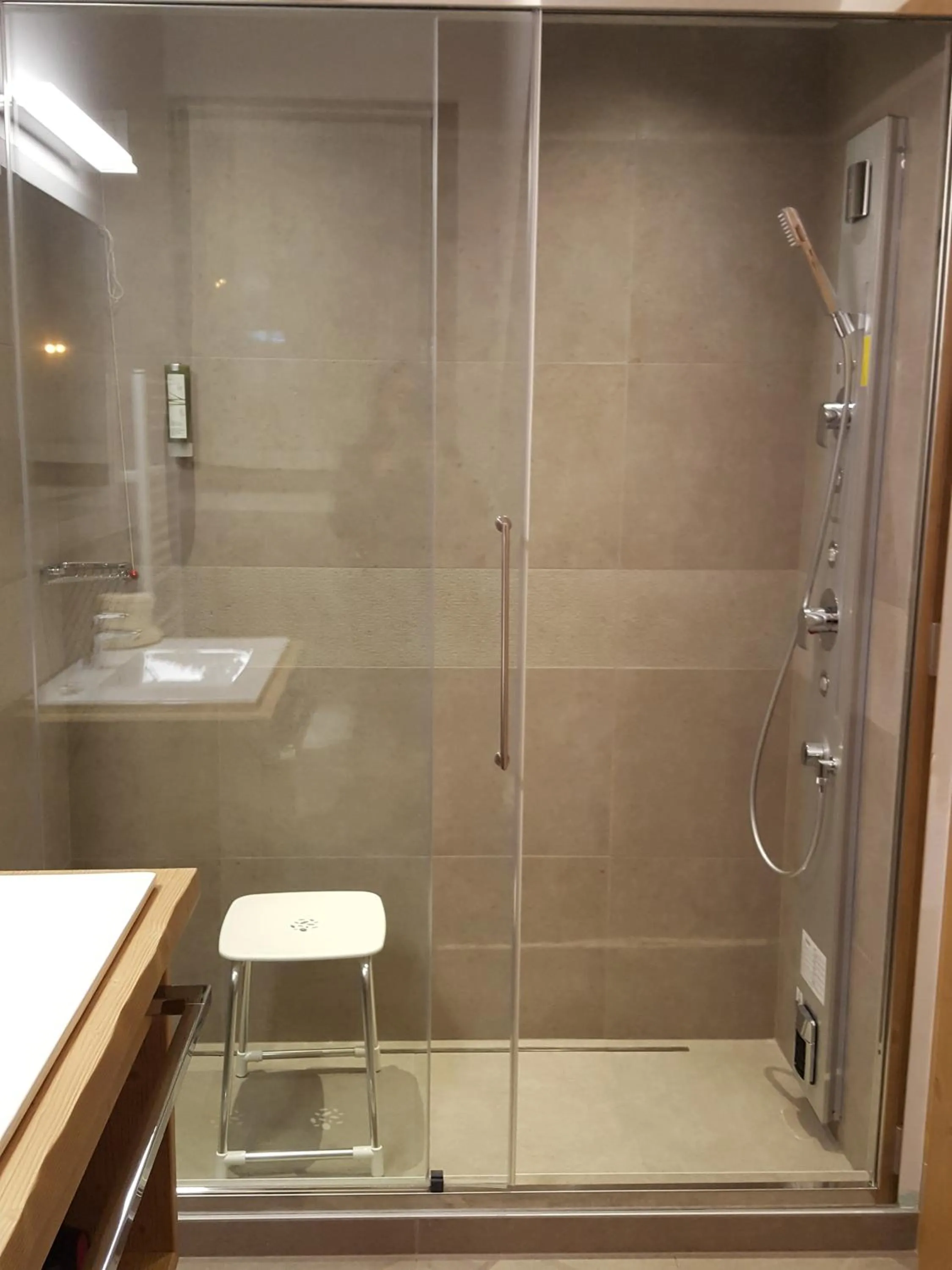 Shower in Residence Langes