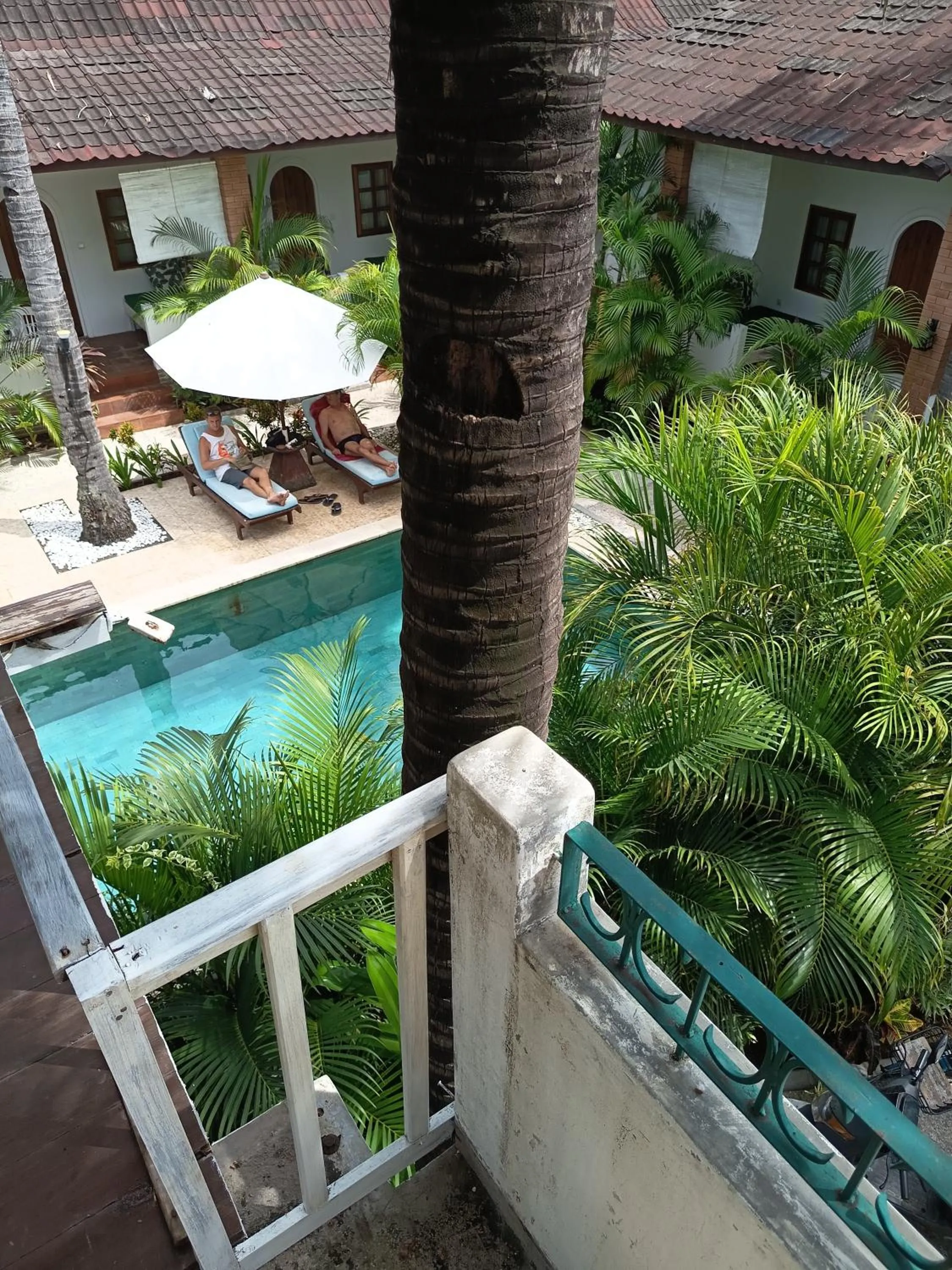 Day in White Coconut Resort