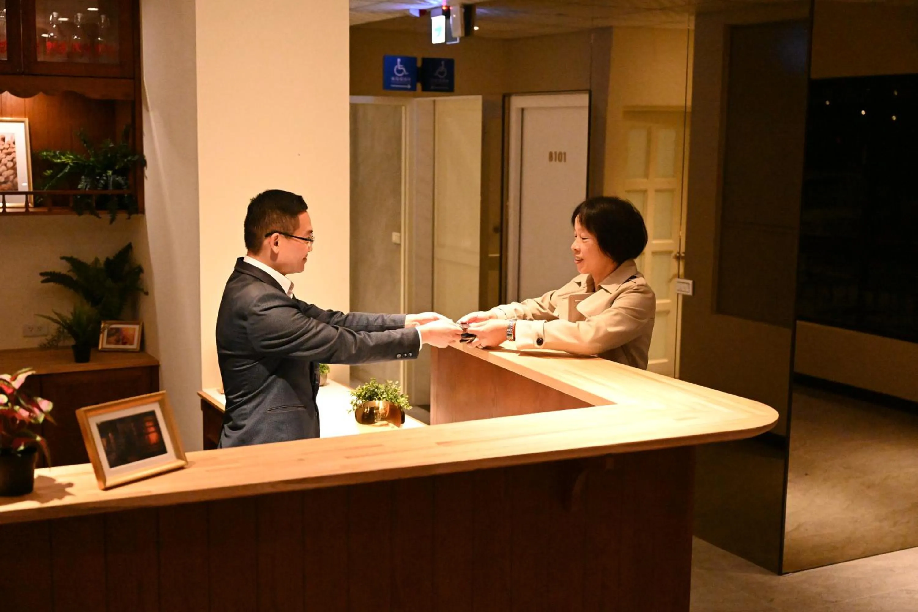 People in Lütel Hotel Xpark Gloria Outlets Shin Kong Cinemas