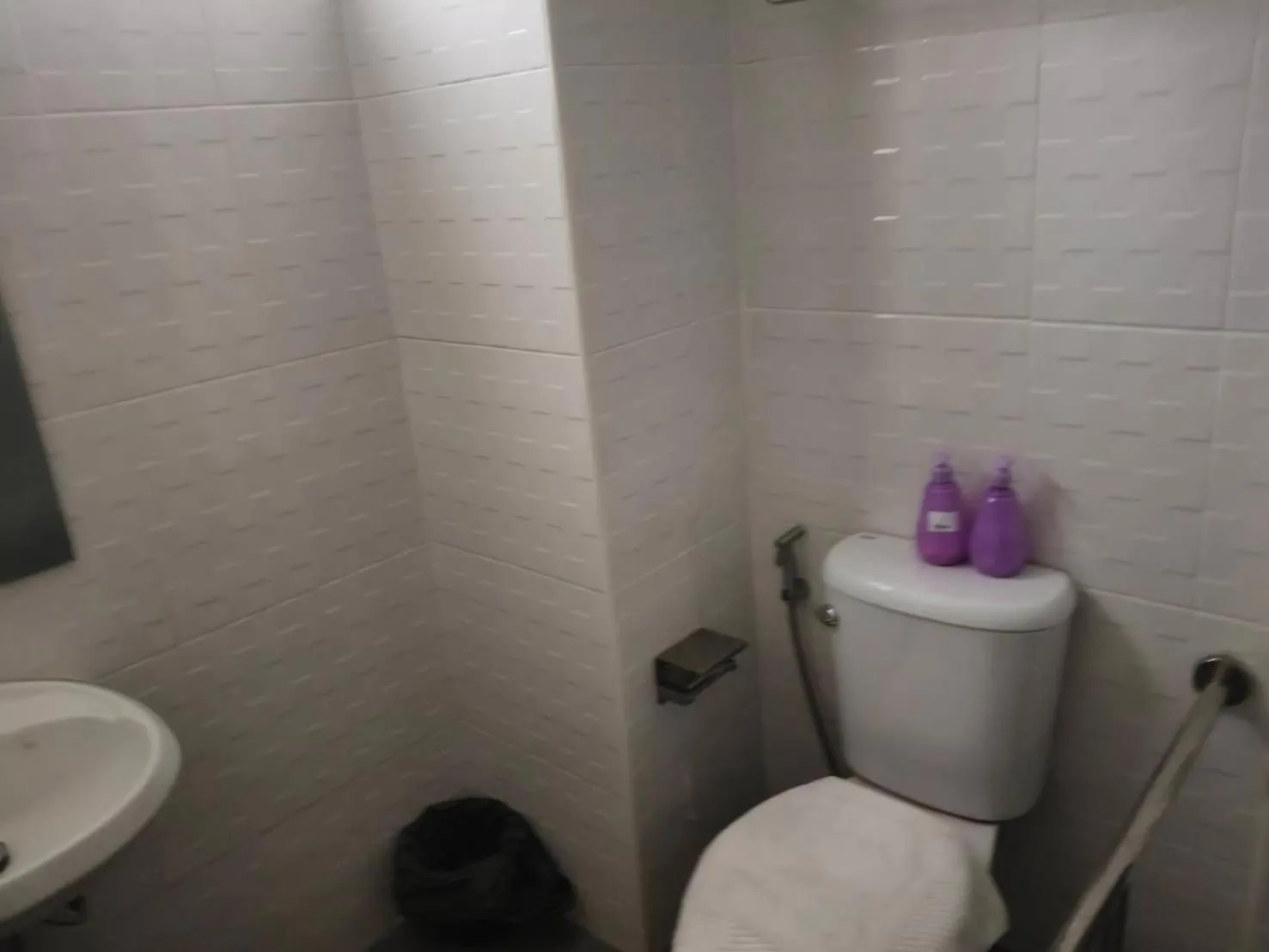 Toilet in T3 Residence