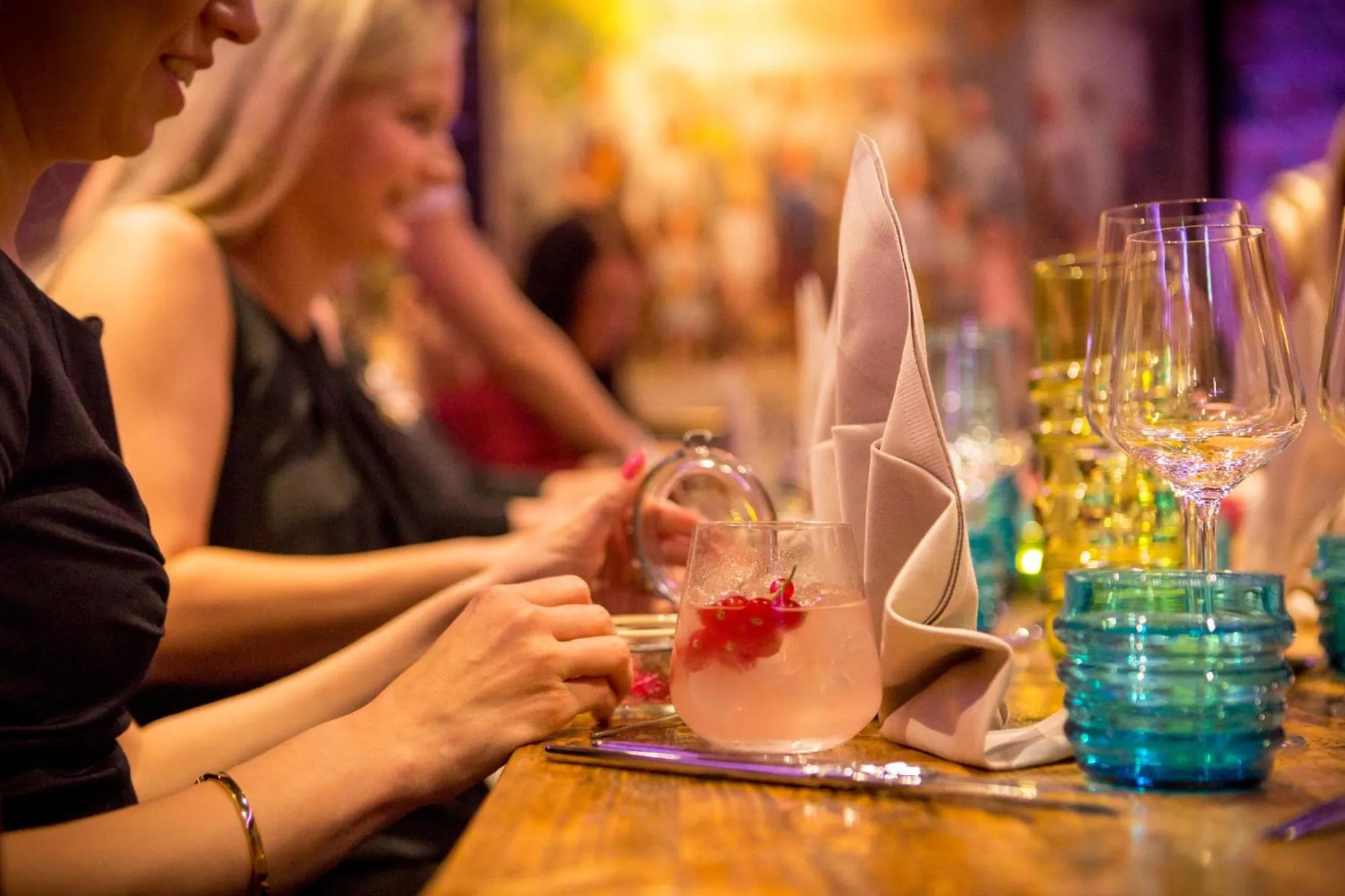 Restaurant/places to eat in Harmooni Suites