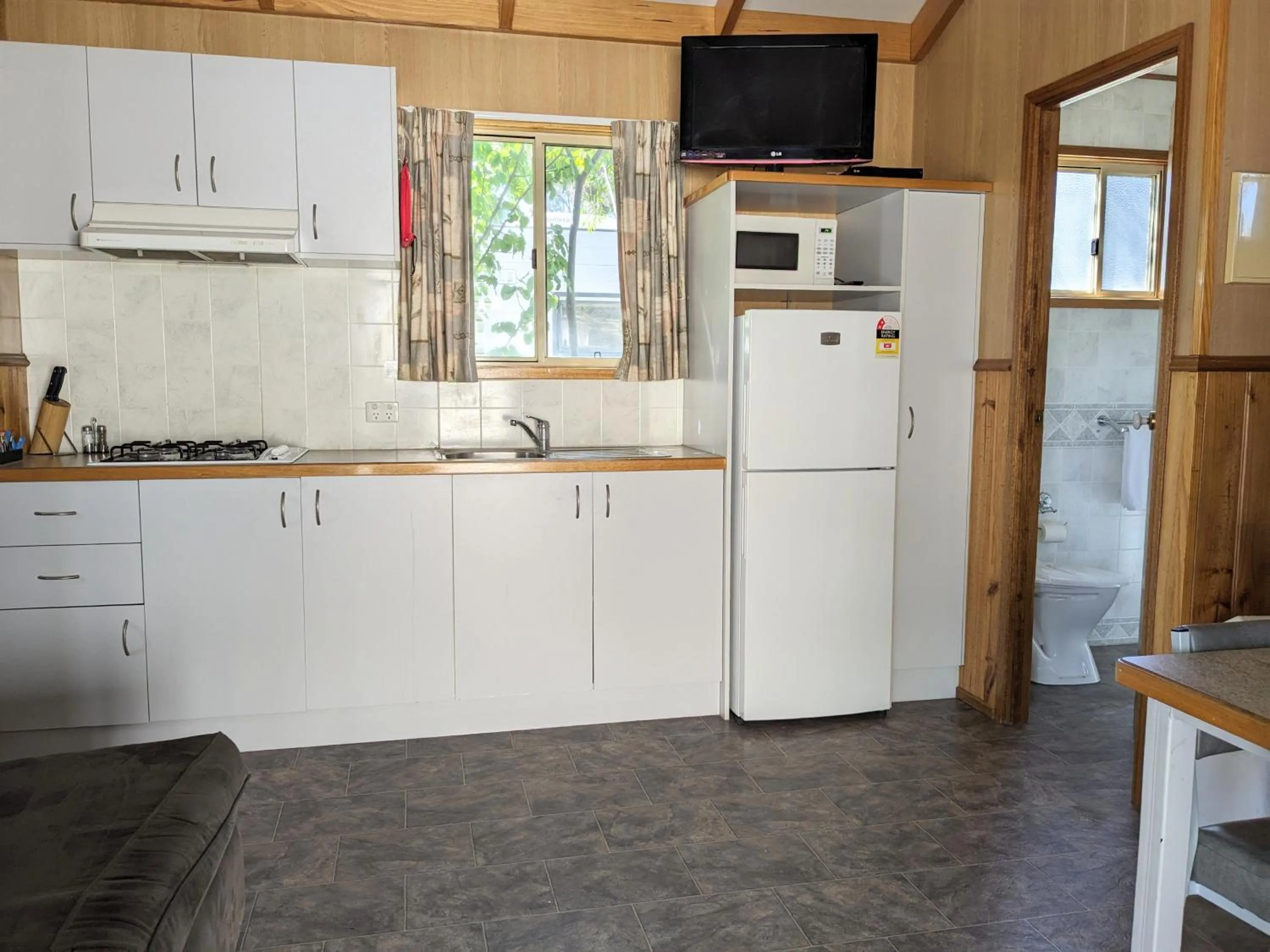 Kitchen or kitchenette in Boomerang Way Tourist Park