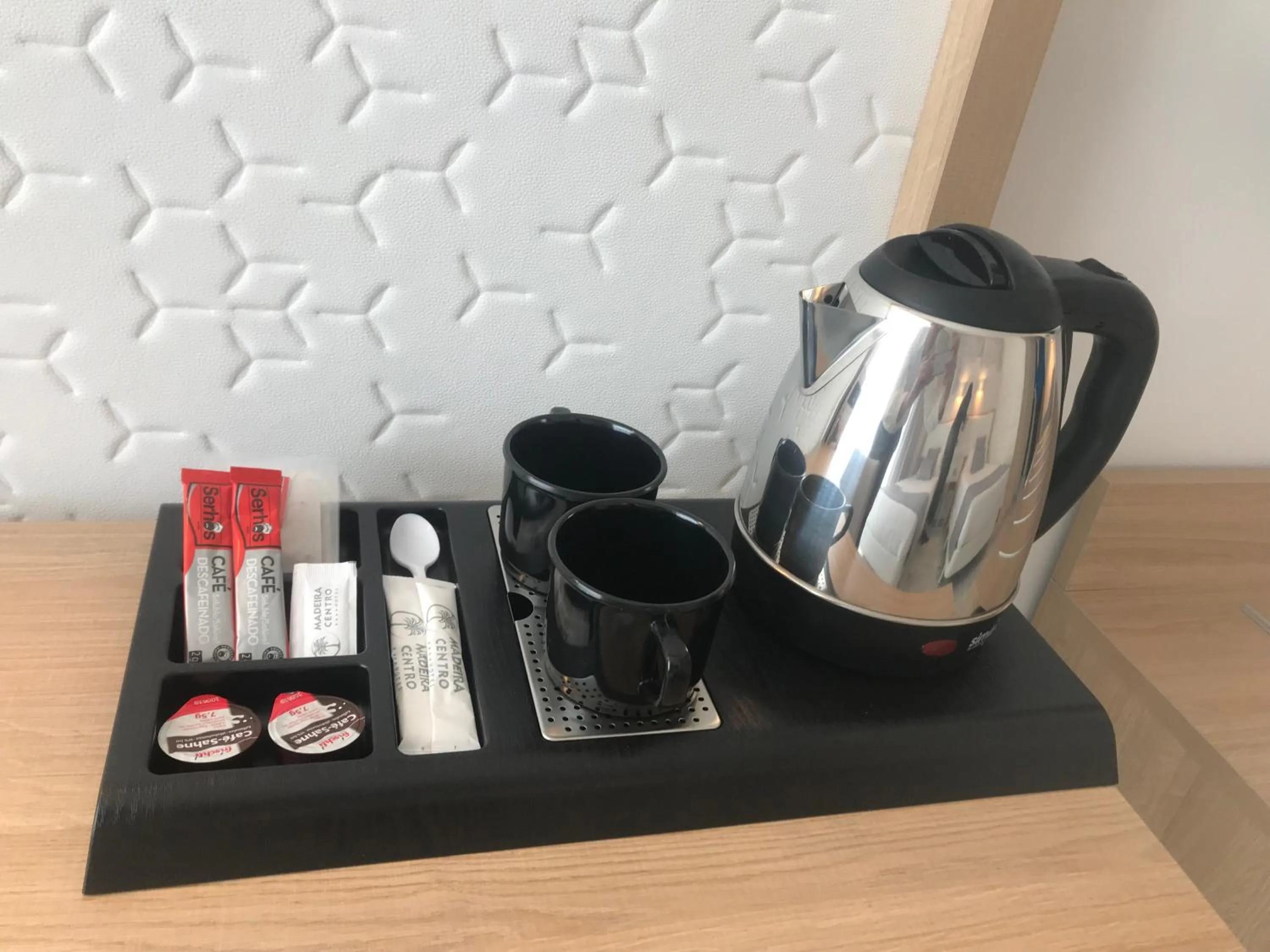 Coffee/tea facilities in Hotel Madeira Centro