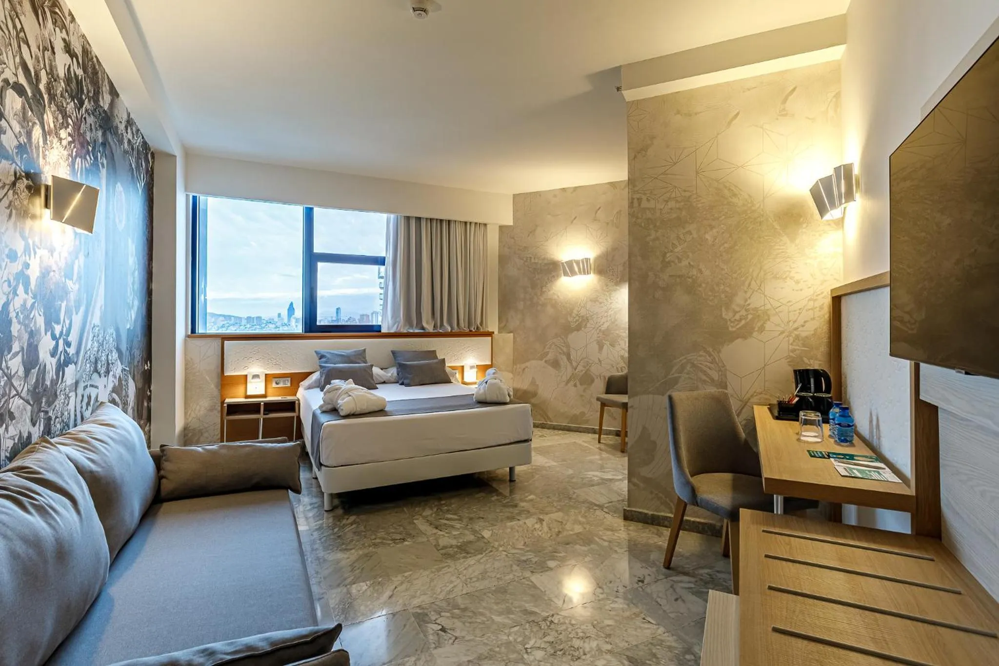 Bed in Hotel Madeira Centro