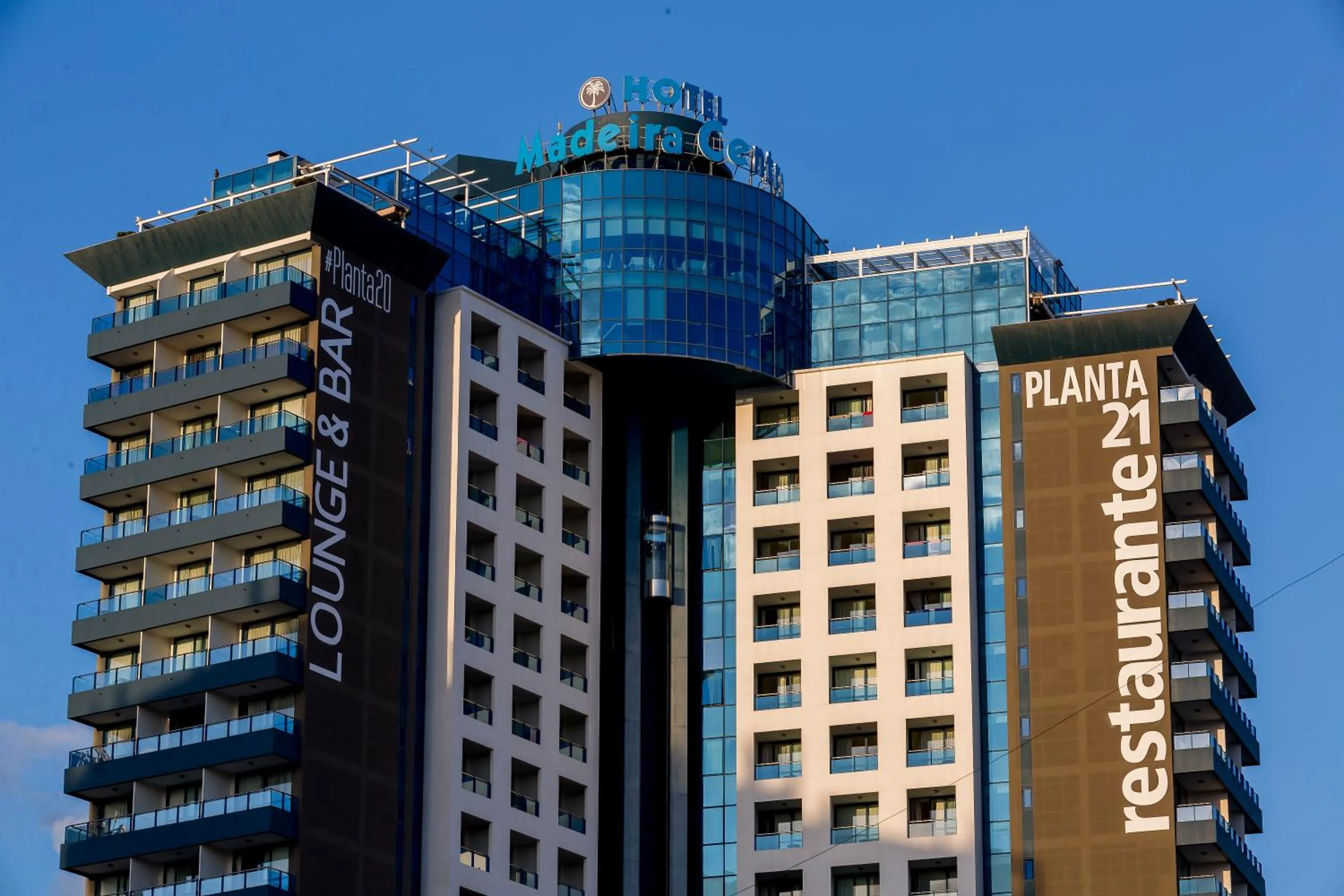 Facade/entrance in Hotel Madeira Centro