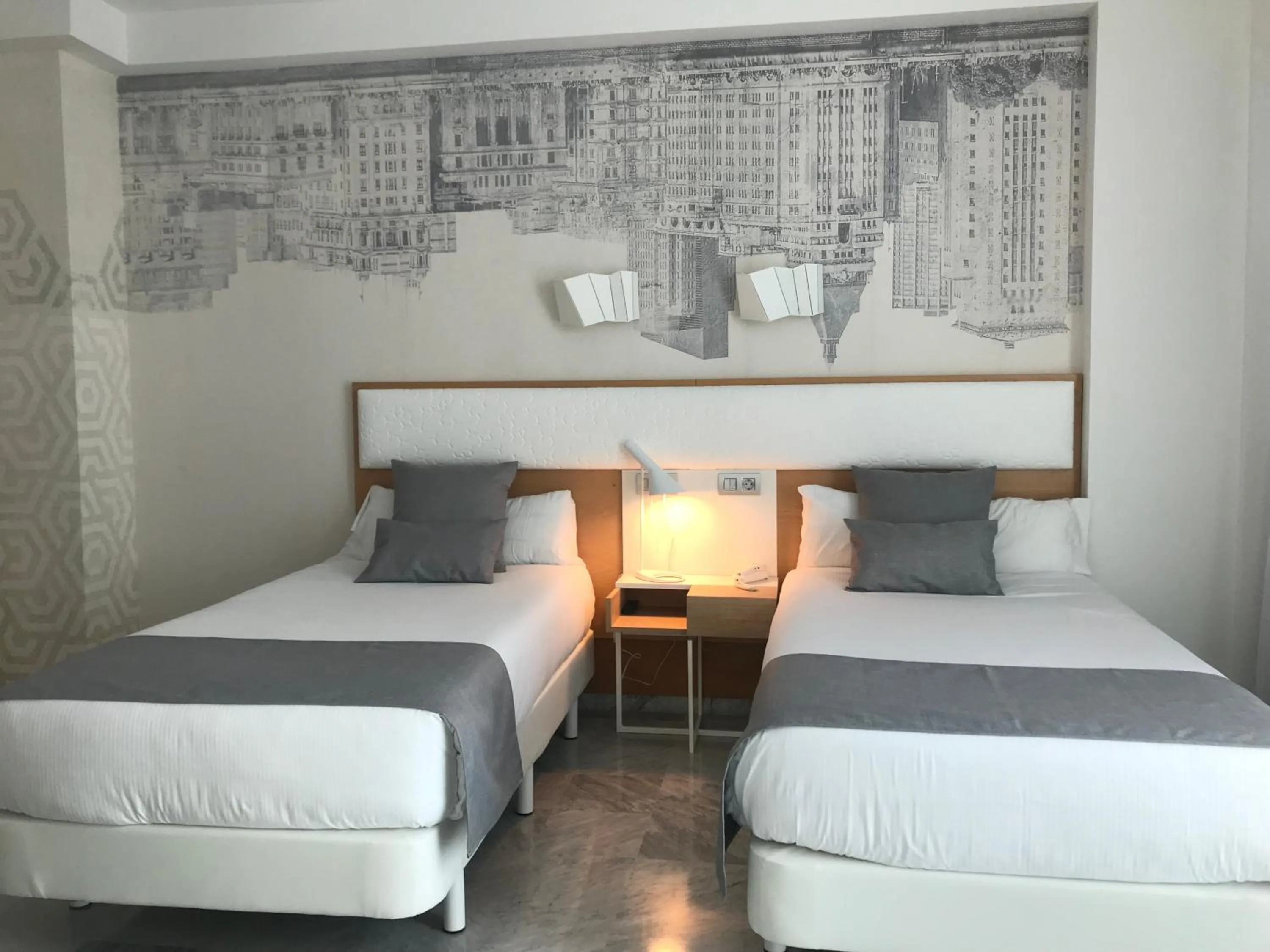 Photo of the whole room, Bed in Hotel Madeira Centro