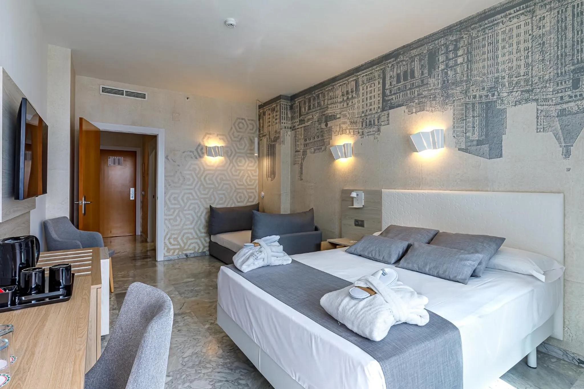 Bed in Hotel Madeira Centro