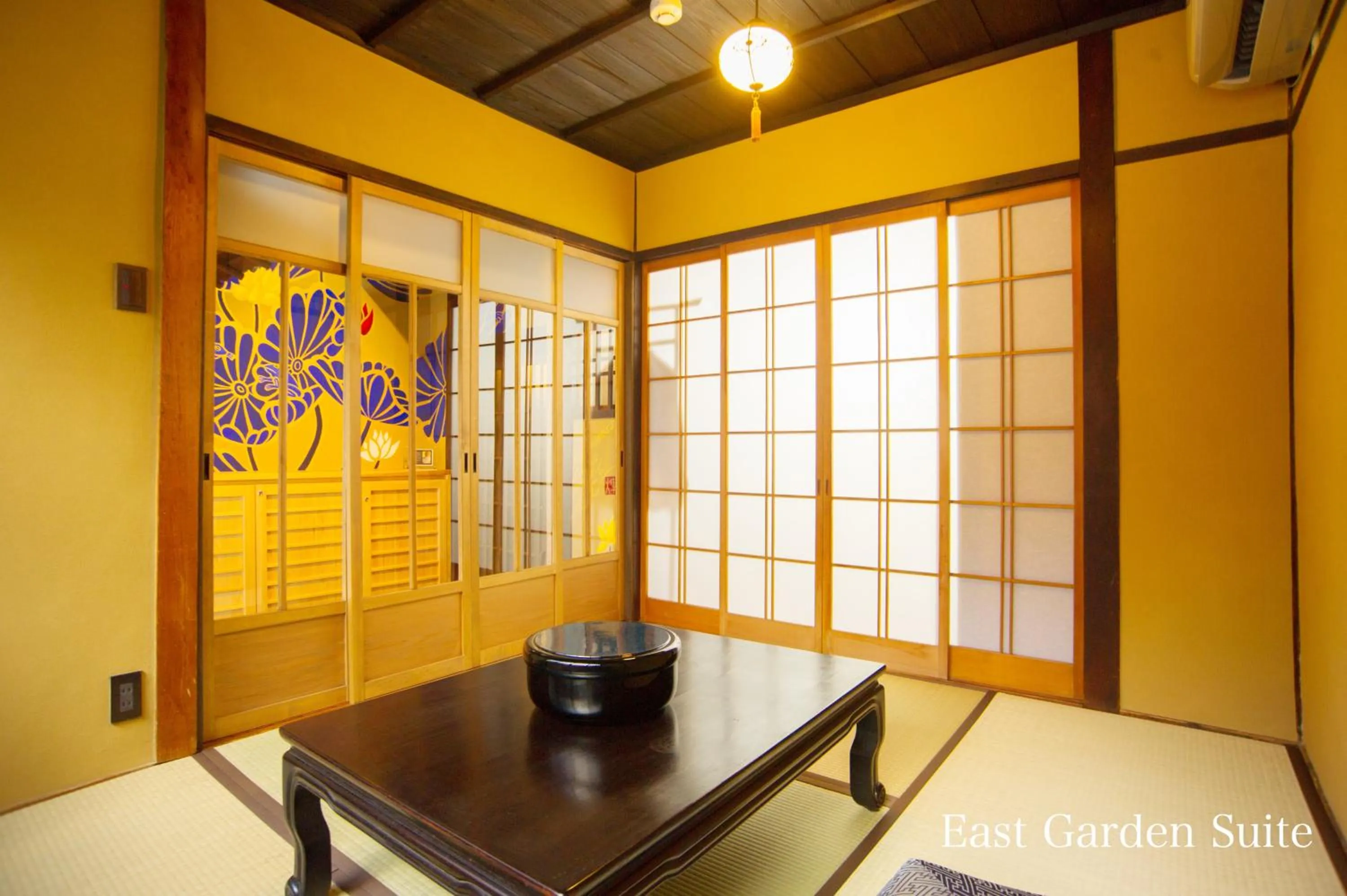 Living room in Kyonoyado Gekkoan