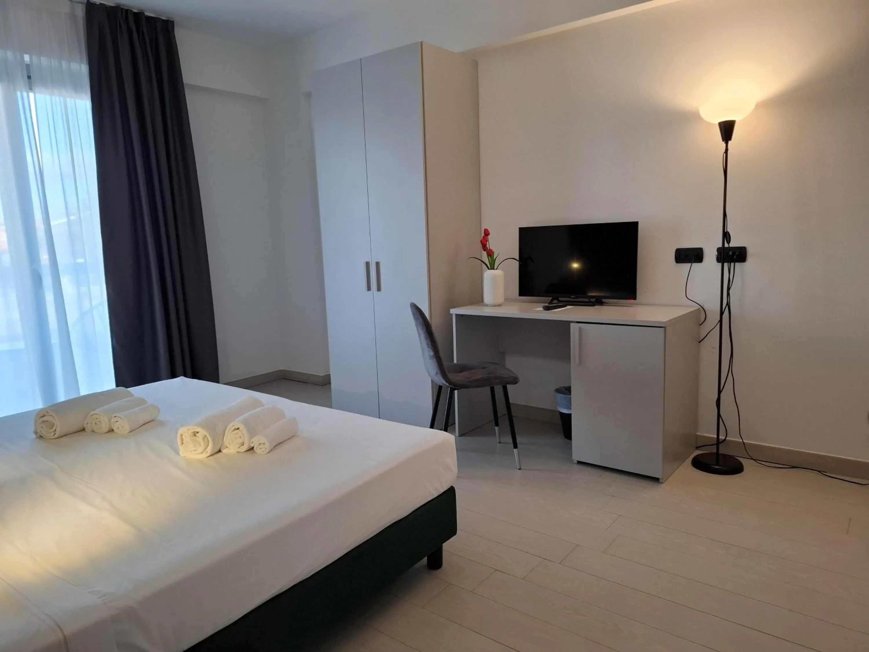 Bedroom, Bed in Maestrale Resort Hotel - Grosseto