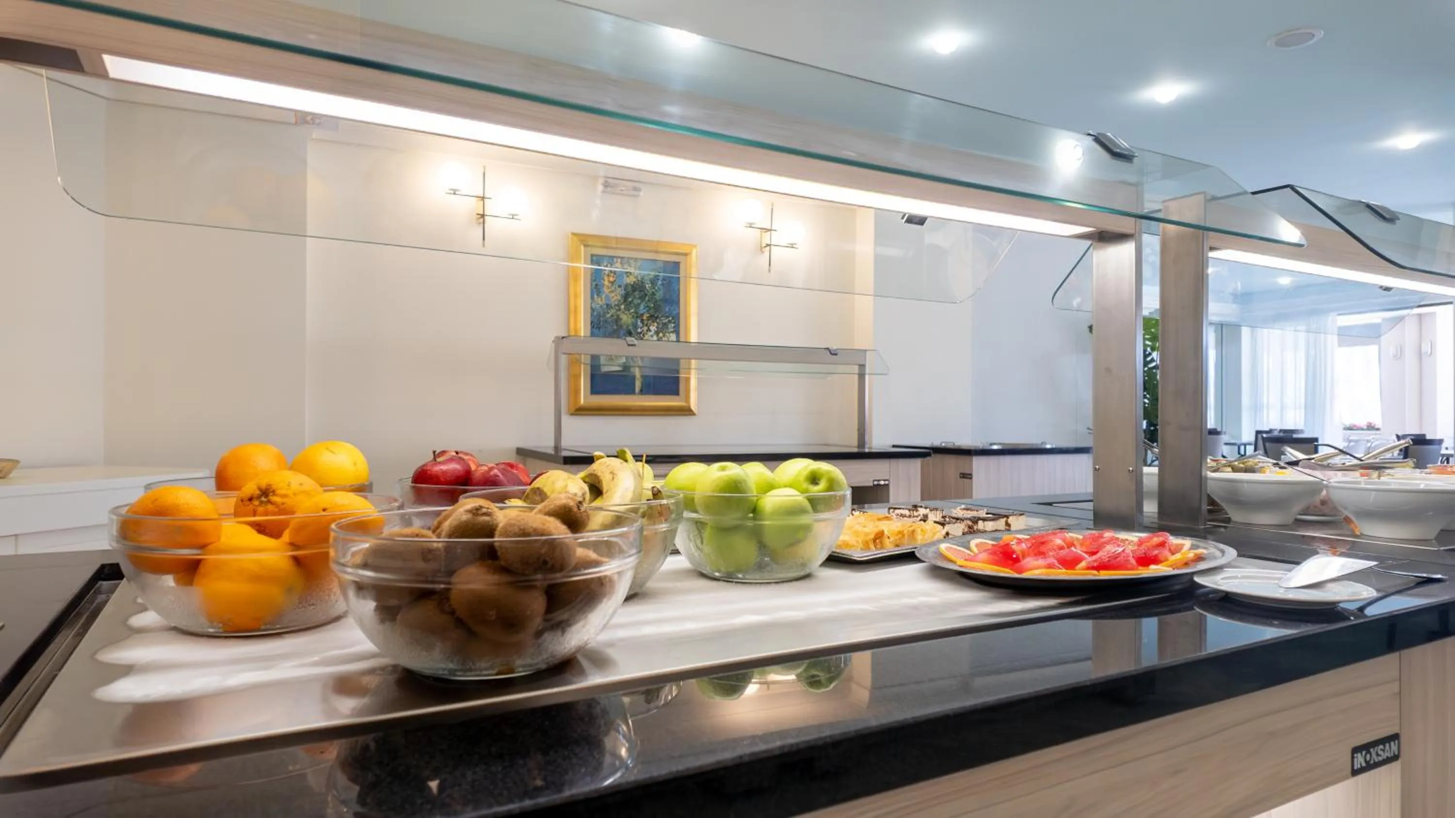 Food in Chrispy Beach Resort, Agia Marina