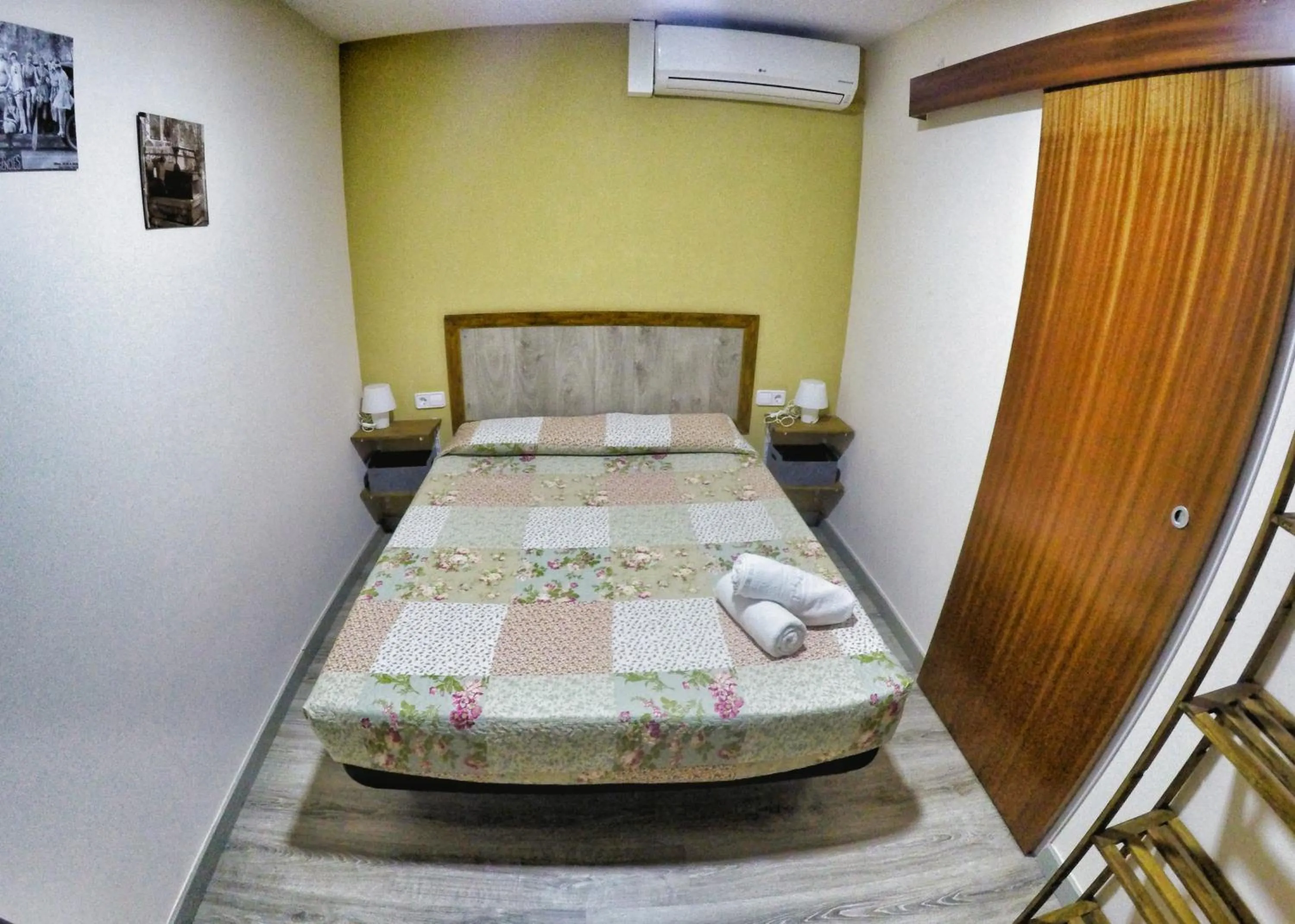 Photo of the whole room, Bed in L'Hostalet d'Arenys de Mar