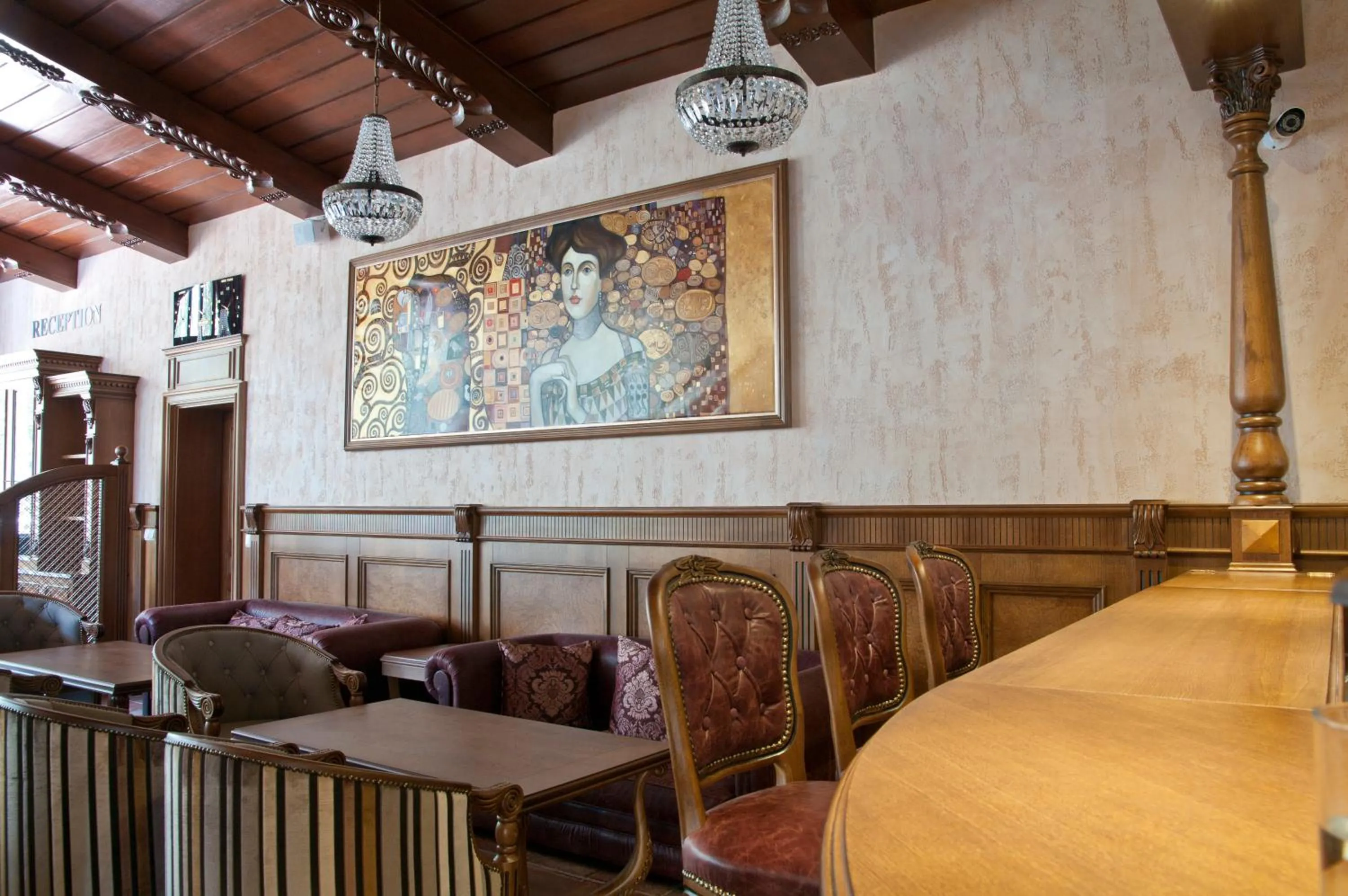 Lounge or bar in Hotel Edelweiss