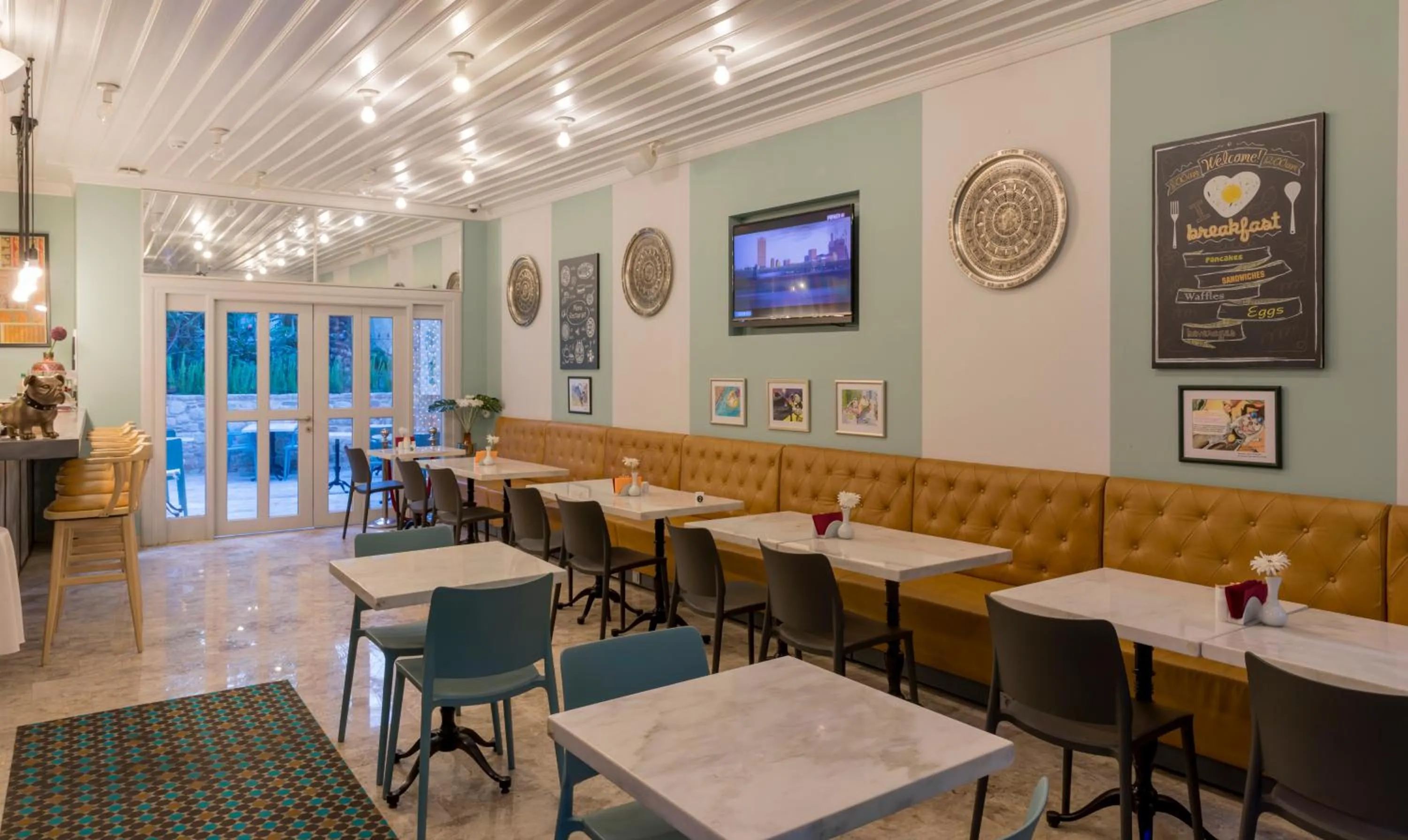 Restaurant/places to eat in Delight Deluxe Aparts