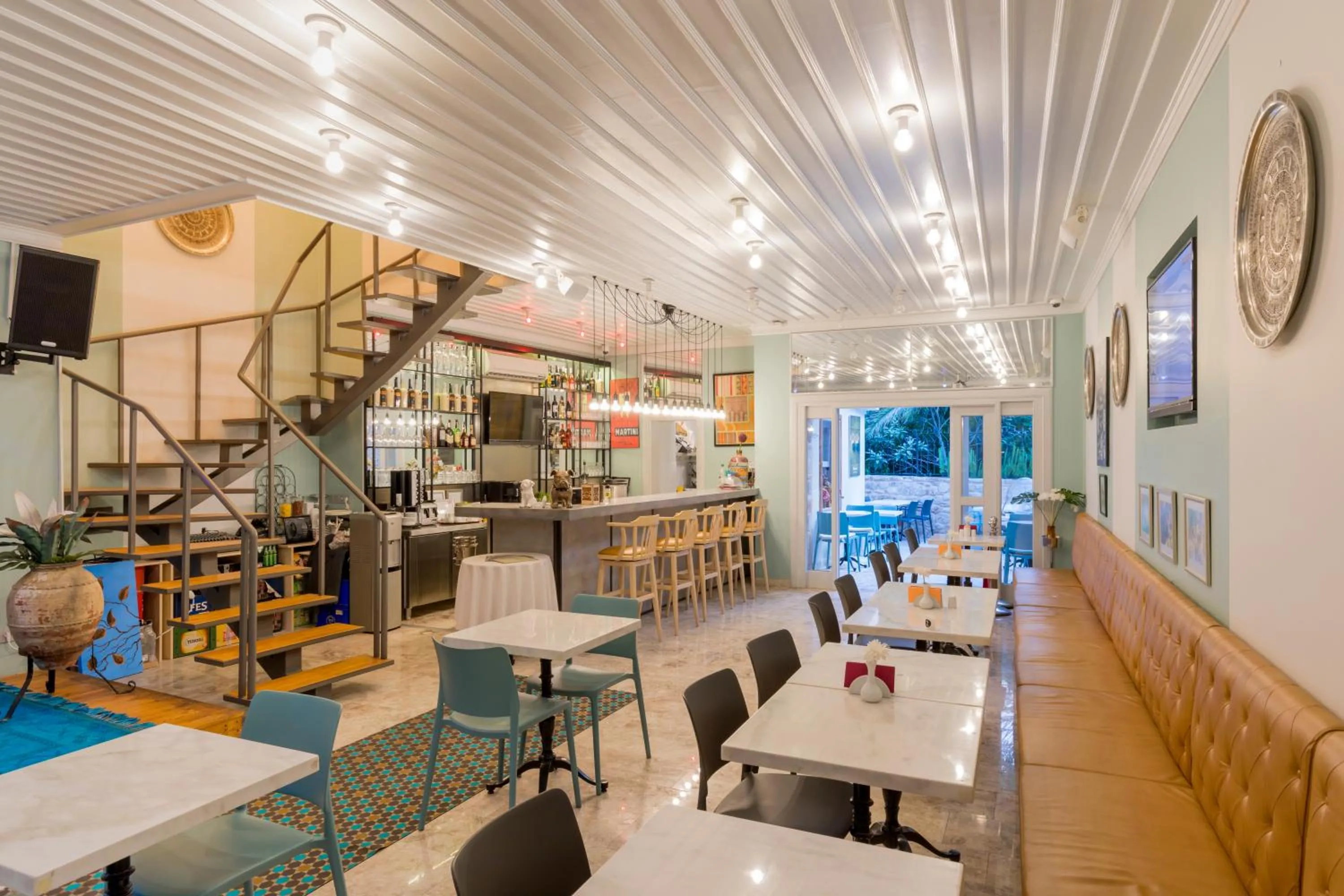 Restaurant/places to eat in Delight Deluxe Aparts