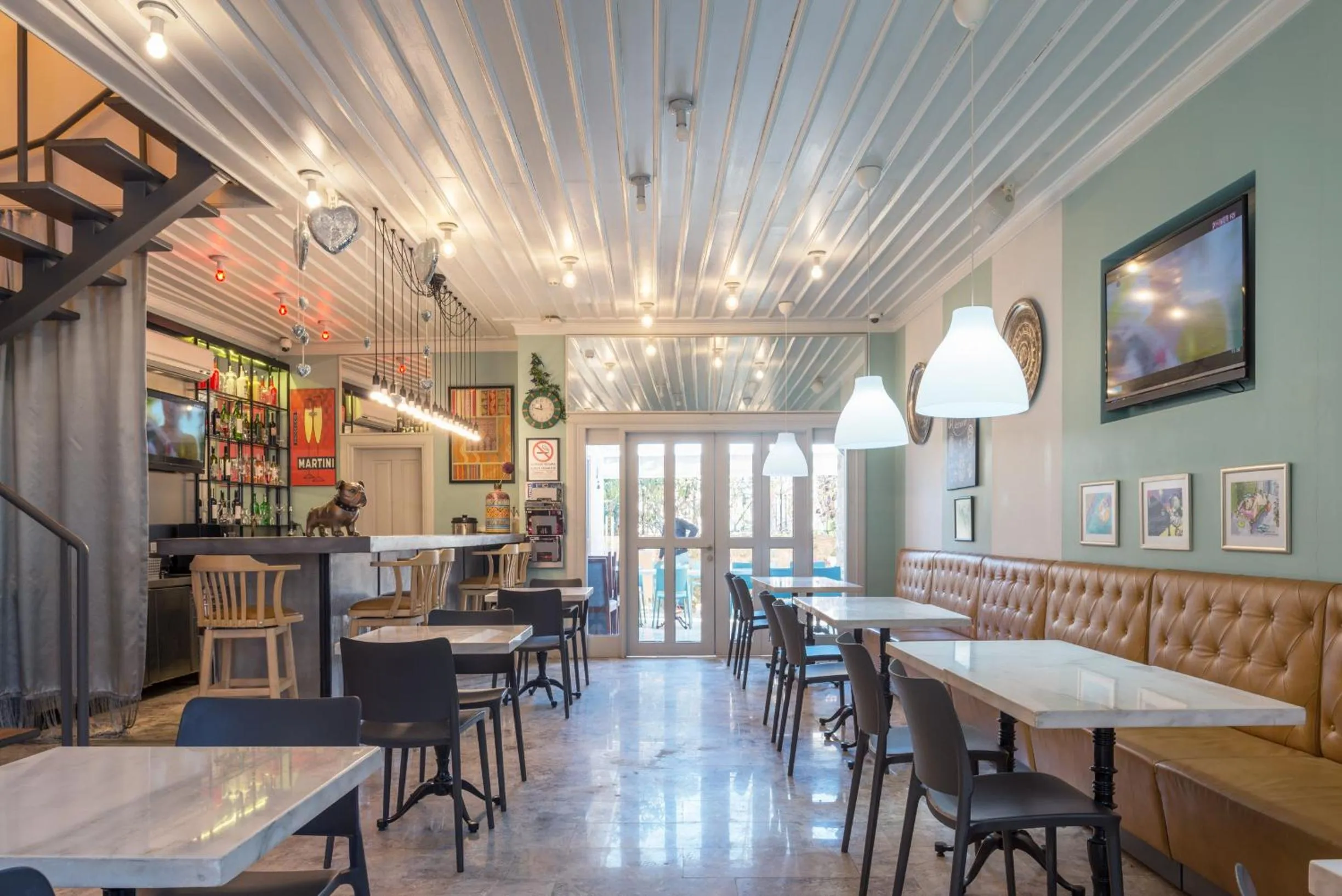 Restaurant/places to eat in Delight Deluxe Aparts