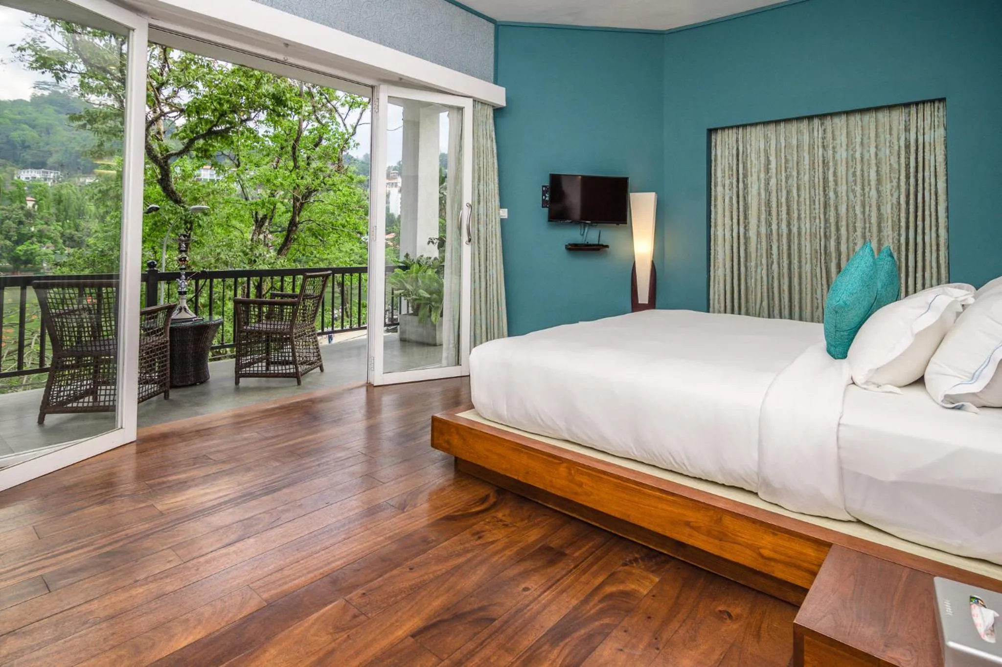 Balcony/Terrace, Bed in Viyana Boutique Hotel