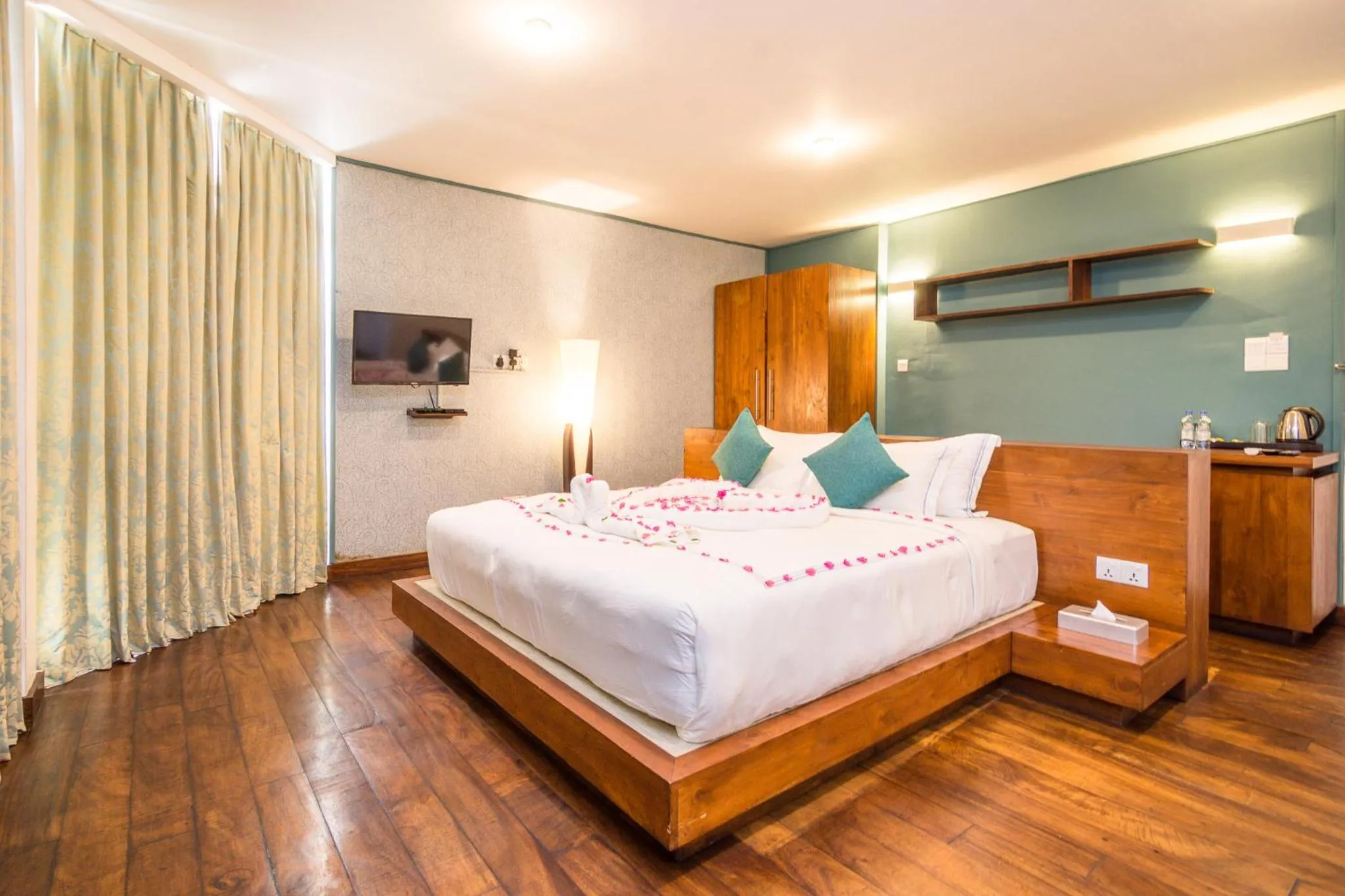 Photo of the whole room, Bed in Viyana Boutique Hotel